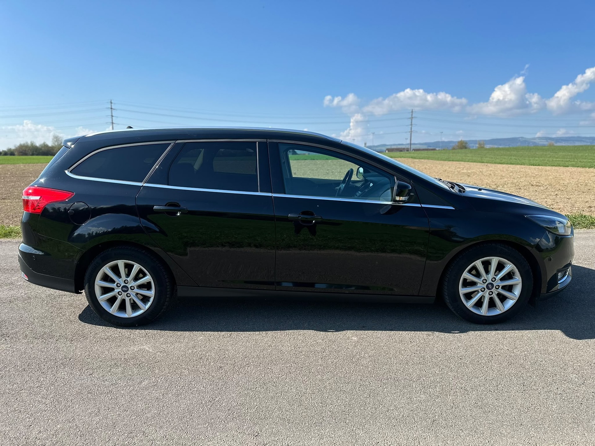 FORD Focus 1.0 SCTi Titanium Automatic-image-3
