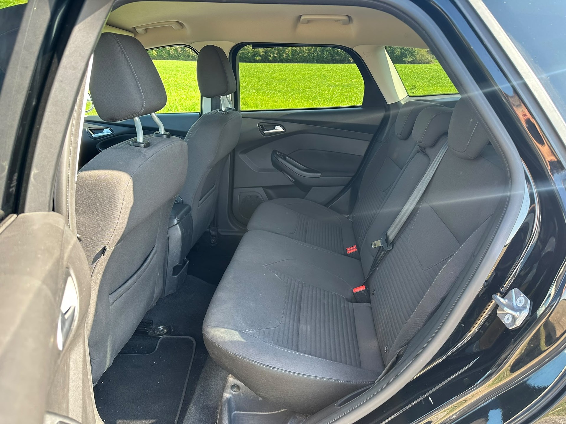 FORD Focus 1.0 SCTi Titanium Automatic-image-10