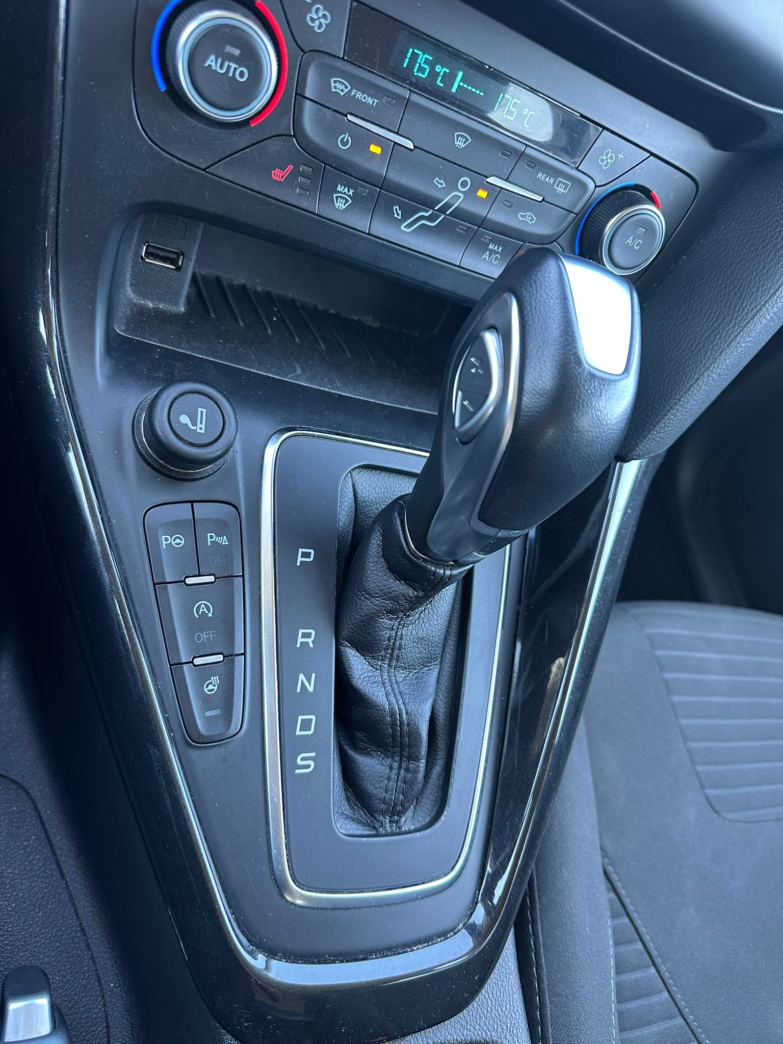 FORD Focus 1.0 SCTi Titanium Automatic-image-20