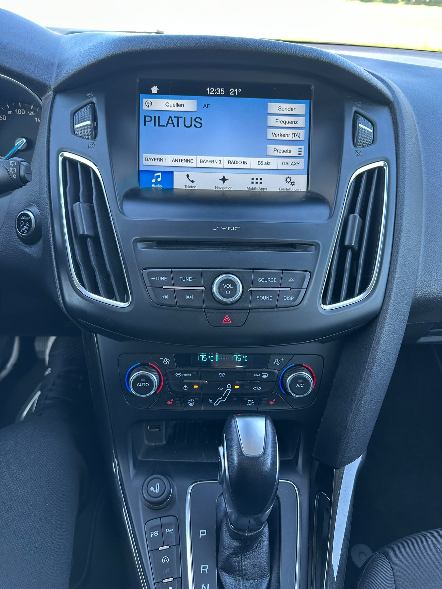 FORD Focus 1.0 SCTi Titanium Automatic-image-15