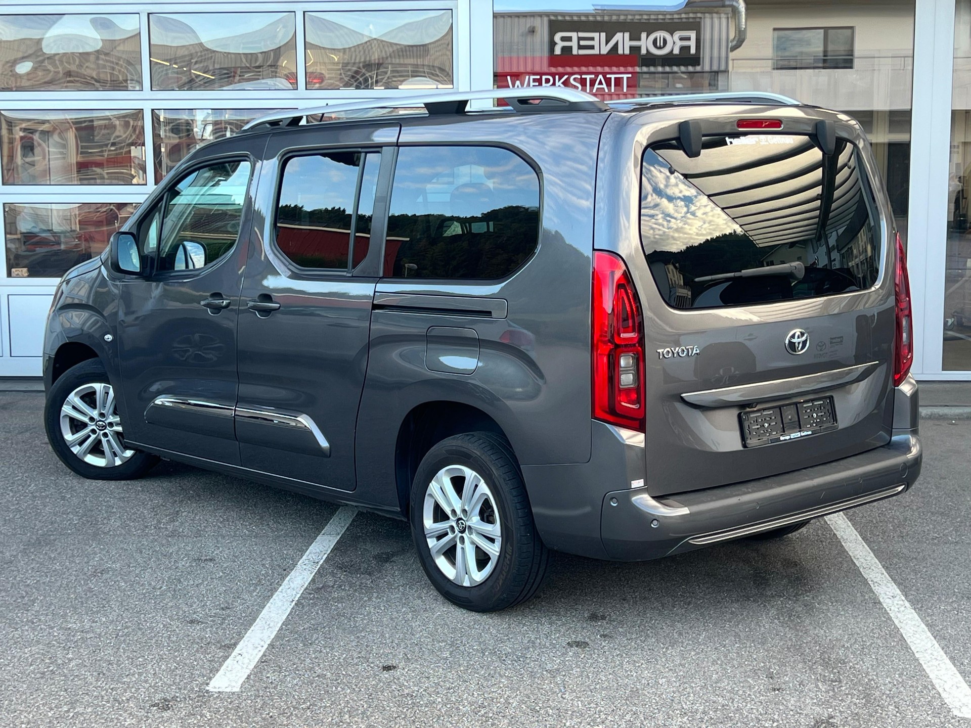 TOYOTA Proace City Verso L2 1.5 HDi 130 Trend-image-7