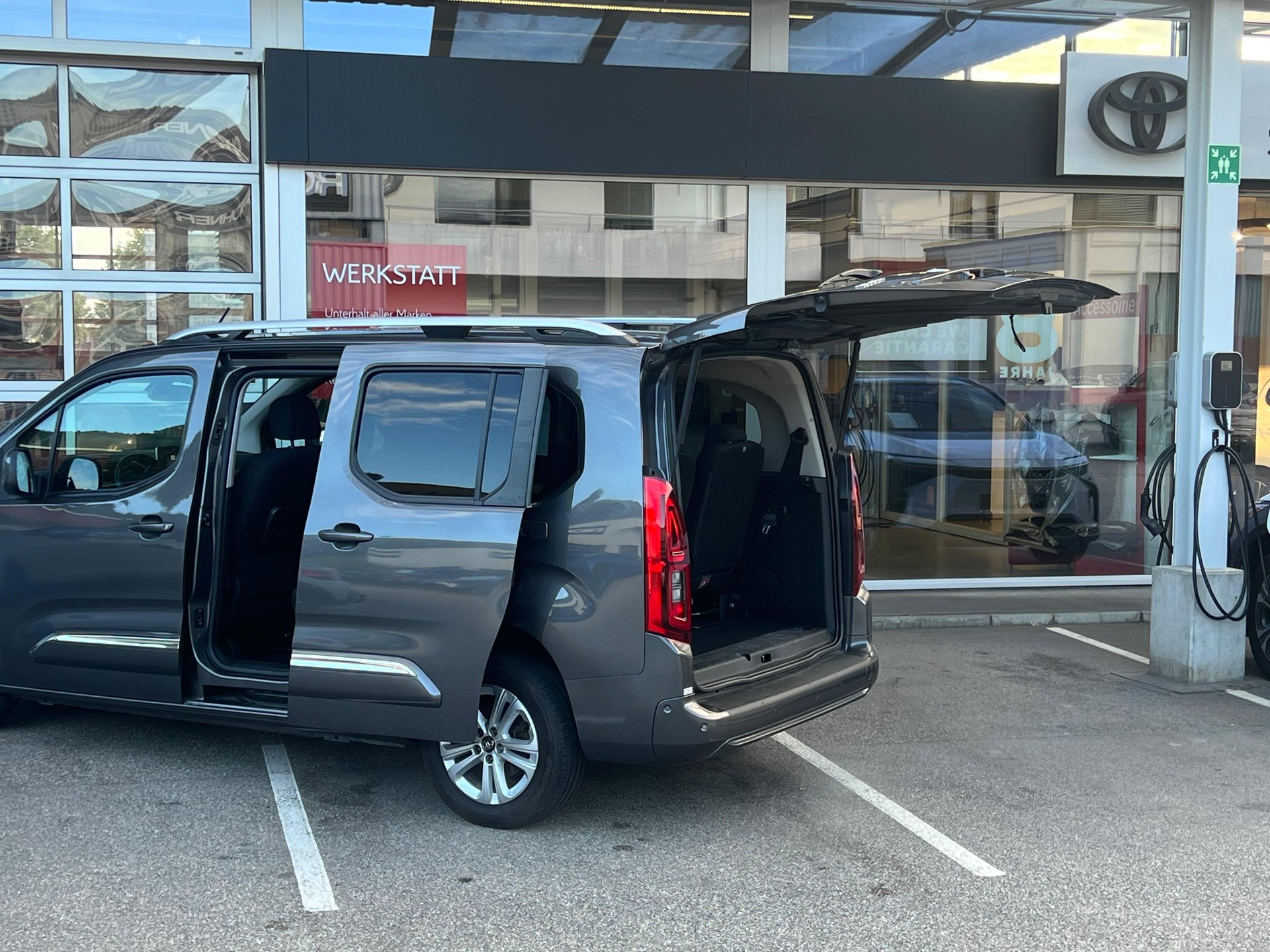 TOYOTA Proace City Verso L2 1.5 HDi 130 Trend-image-9