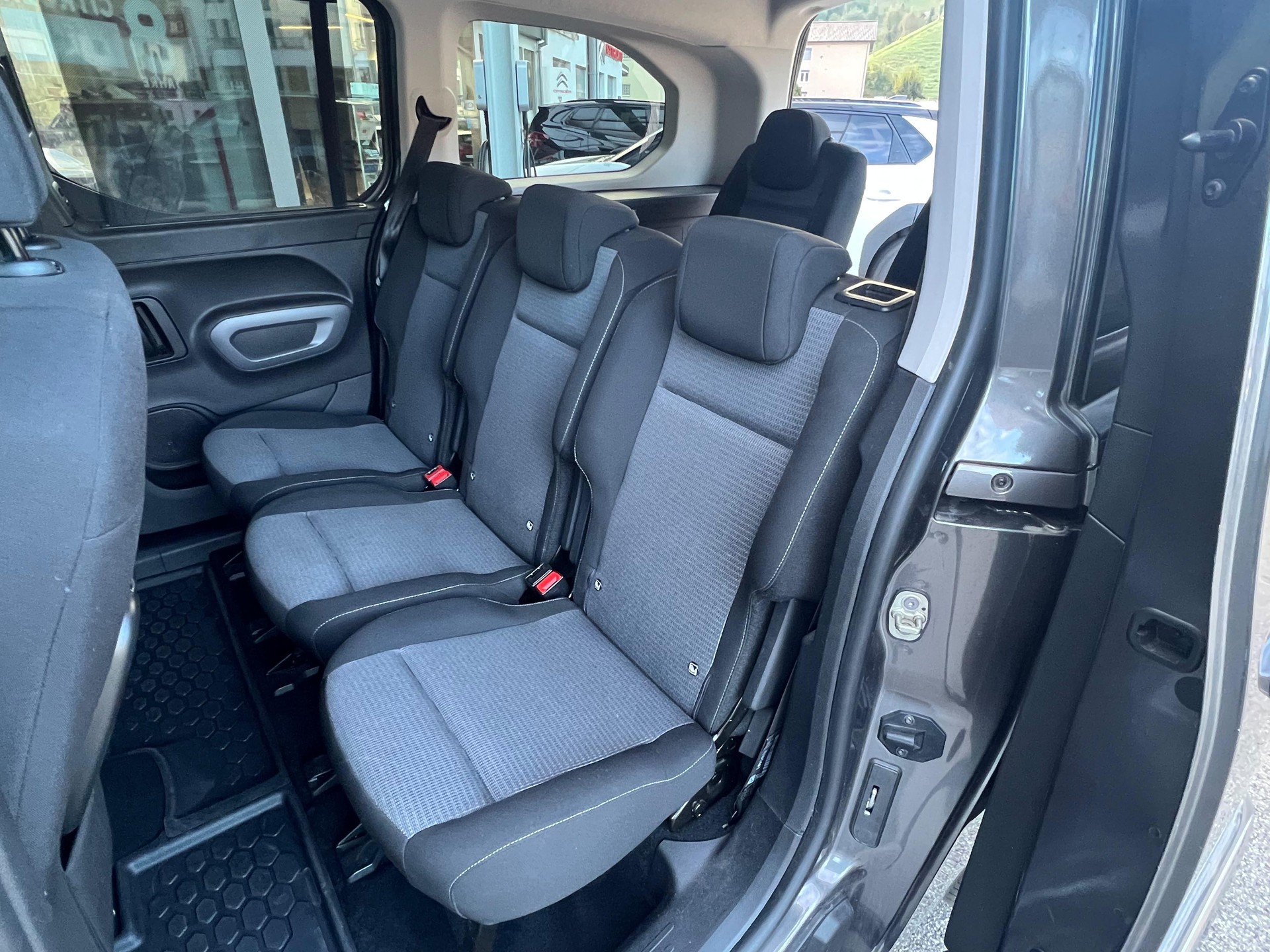 TOYOTA Proace City Verso L2 1.5 HDi 130 Trend-image-11
