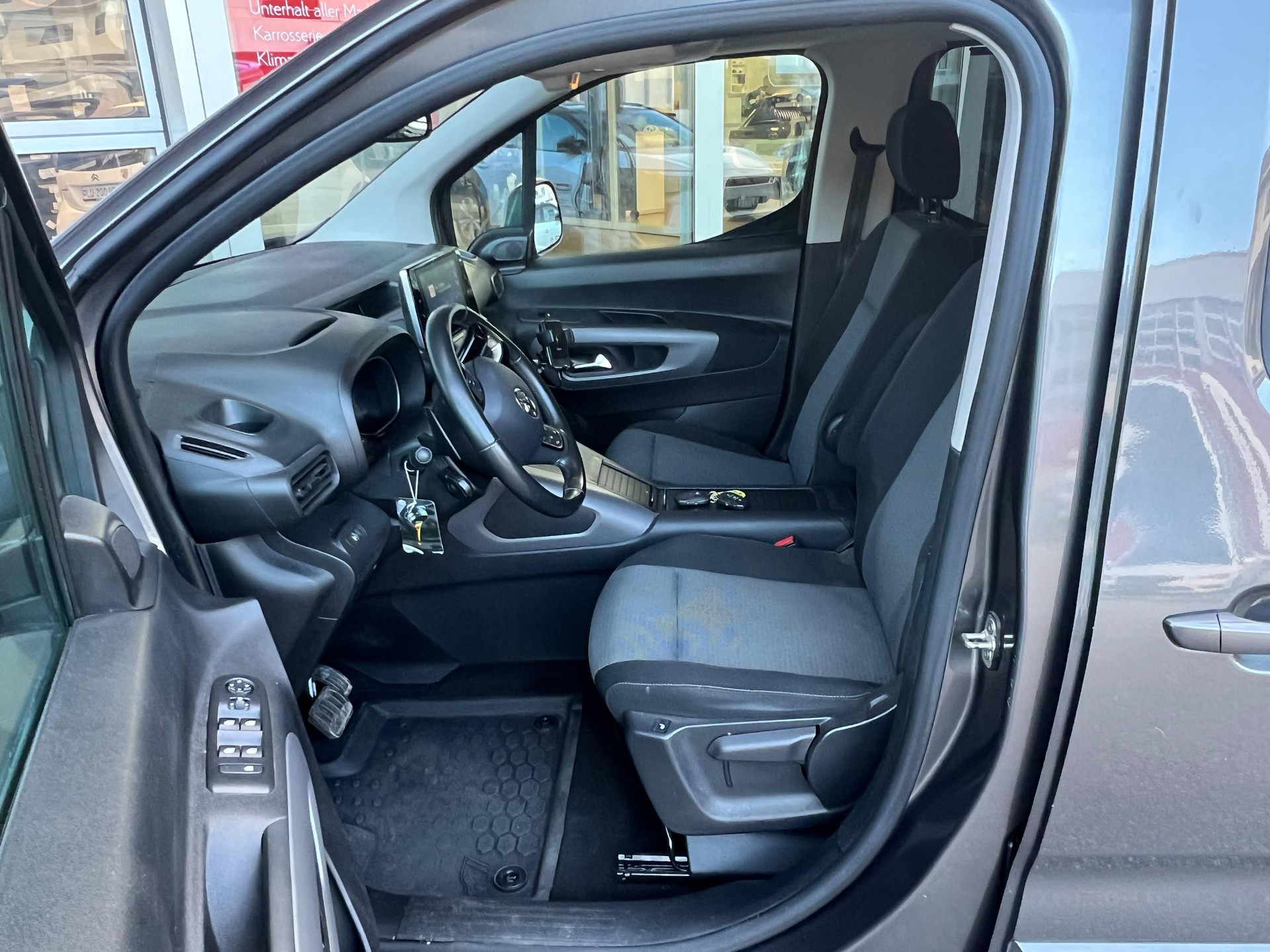 TOYOTA Proace City Verso L2 1.5 HDi 130 Trend-image-12