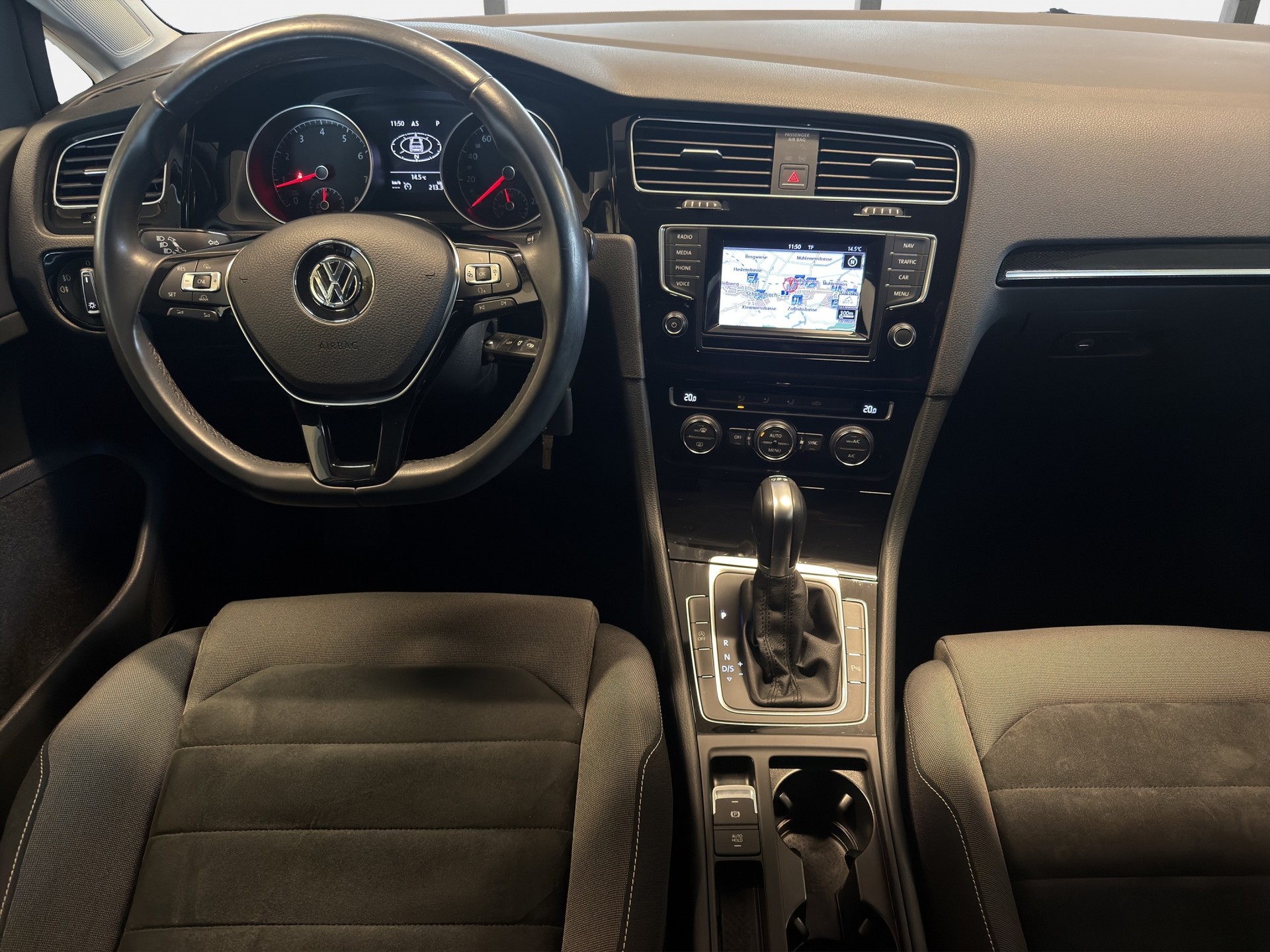 VW Golf 1.4 TSI Highline DSG*NEUWERTIG*NUR 24000 KM*-image-6