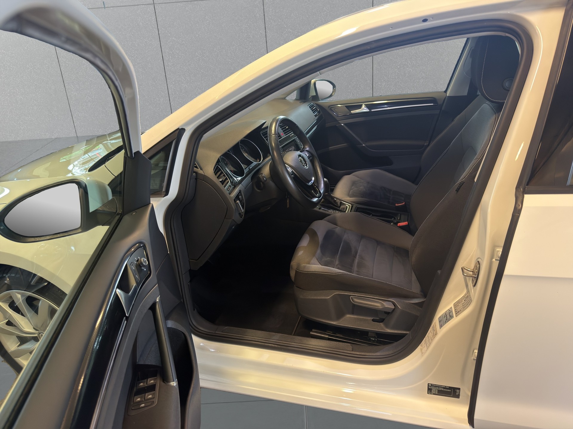 VW Golf 1.4 TSI Highline DSG*NEUWERTIG*NUR 24000 KM*-image-18