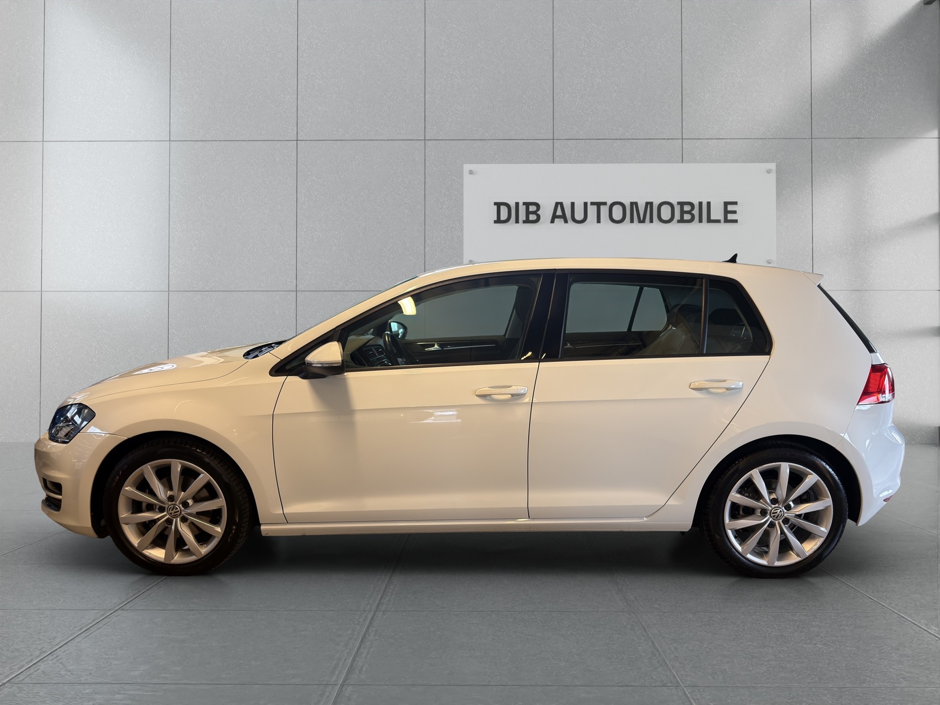 VW Golf 1.4 TSI Highline DSG*NEUWERTIG*NUR 24000 KM*-image-16