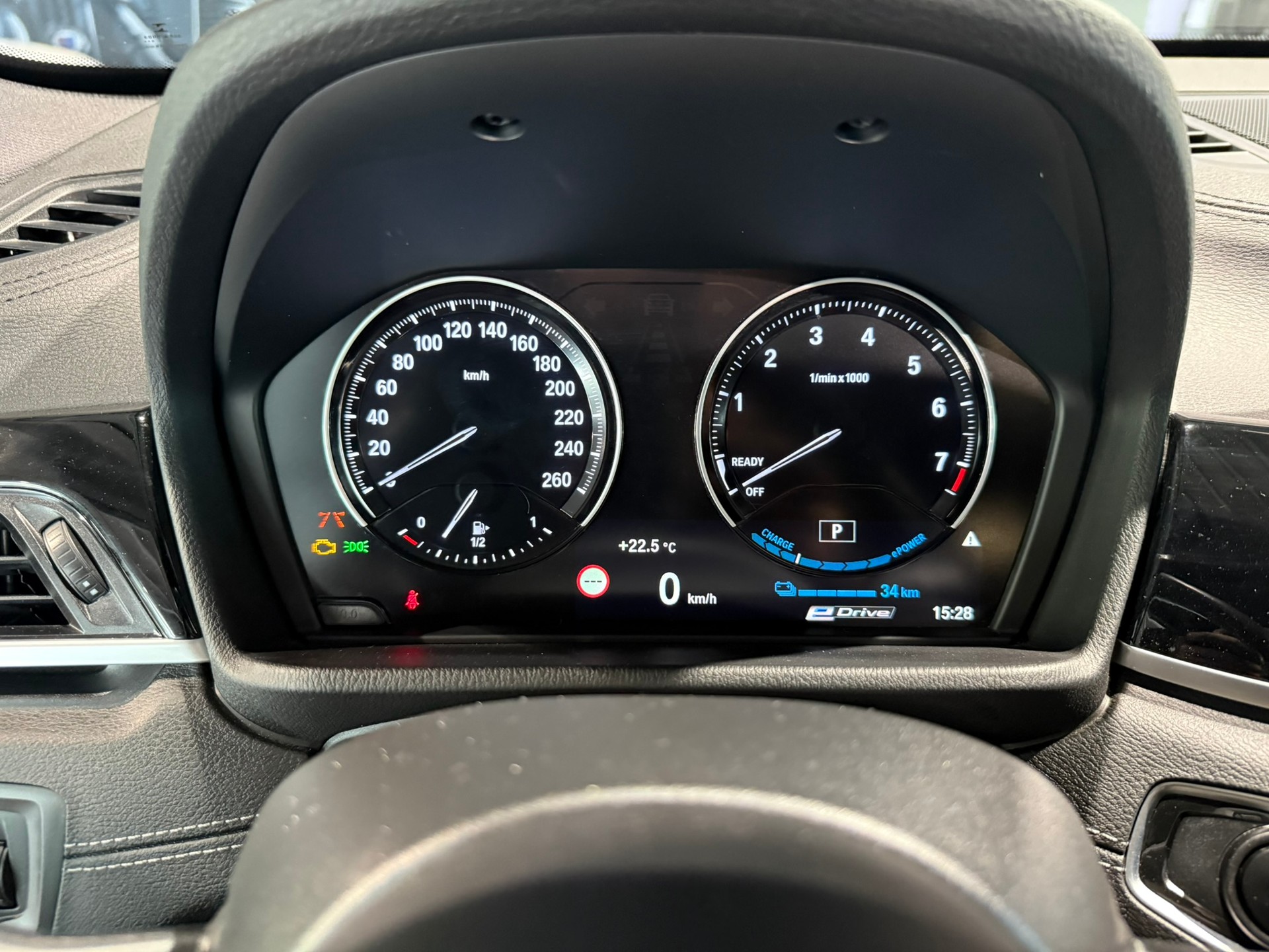 BMW X1 xDrive 25e M Sport Steptronic-image-19