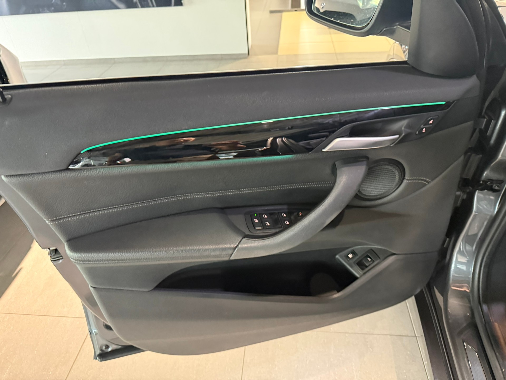 BMW X1 xDrive 25e M Sport Steptronic-image-28