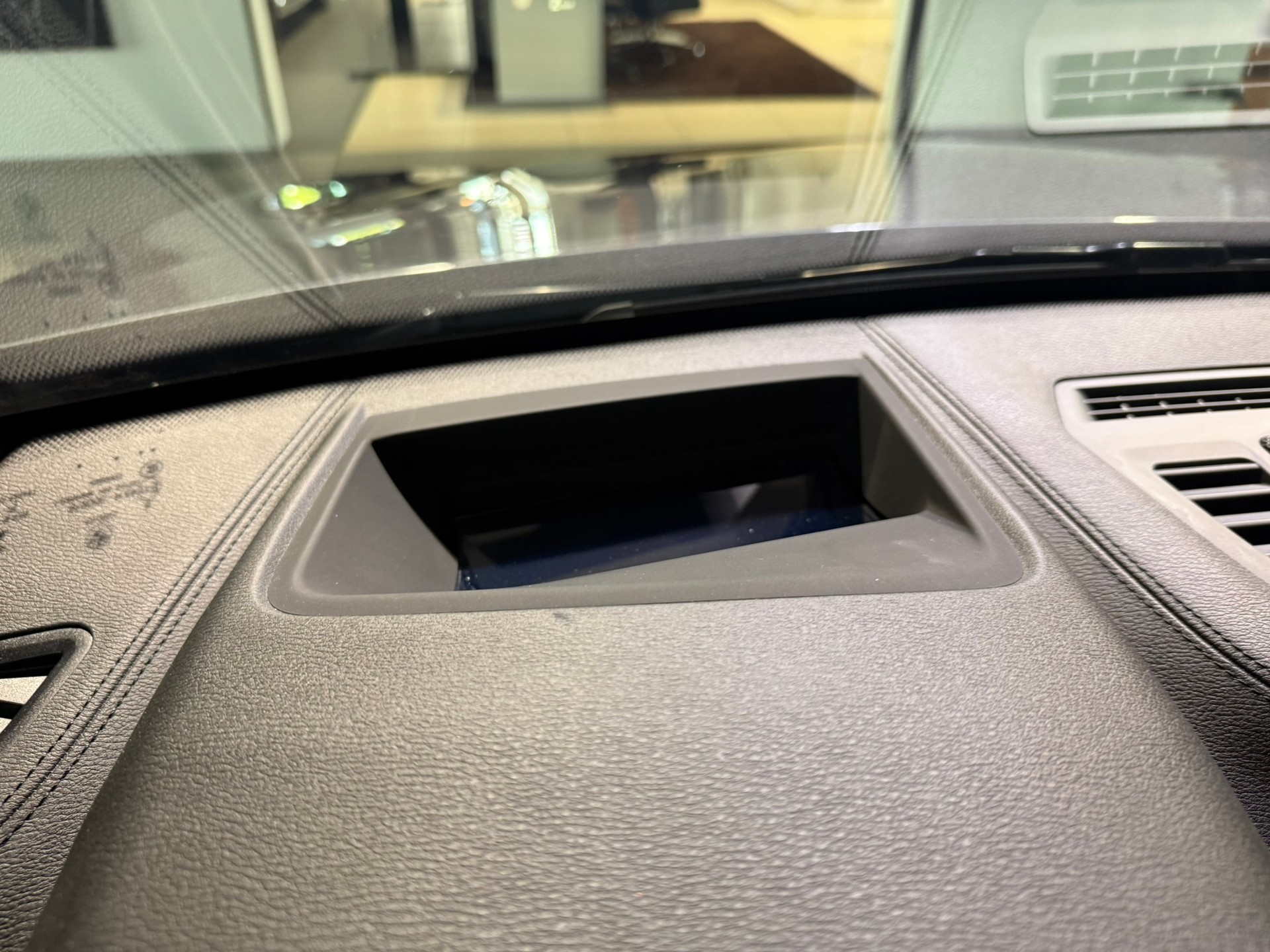 BMW X1 xDrive 25e M Sport Steptronic-image-24