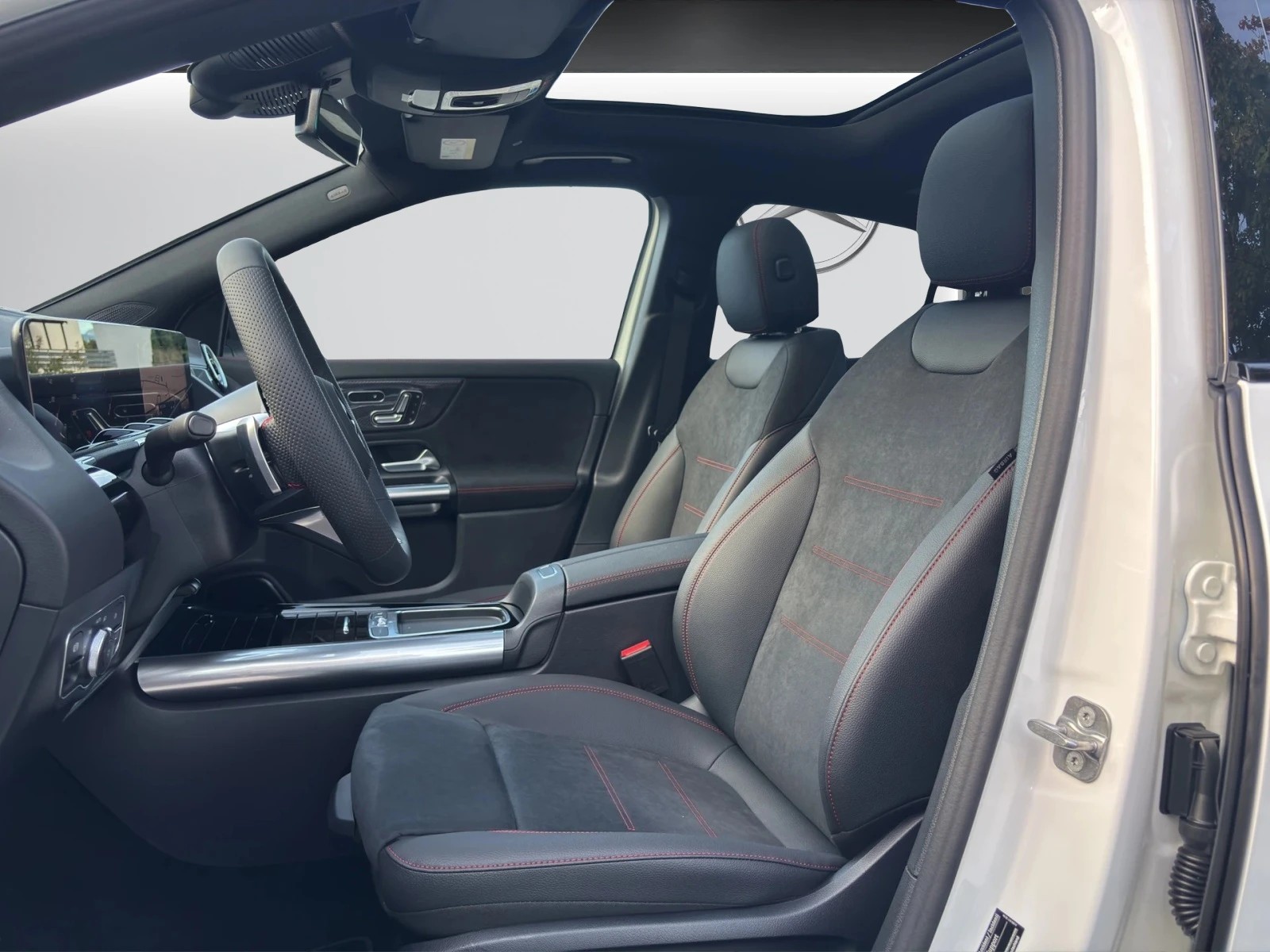 MERCEDES-BENZ GLA 220d 4Matic 8G-DCTSwiss Star-image-4