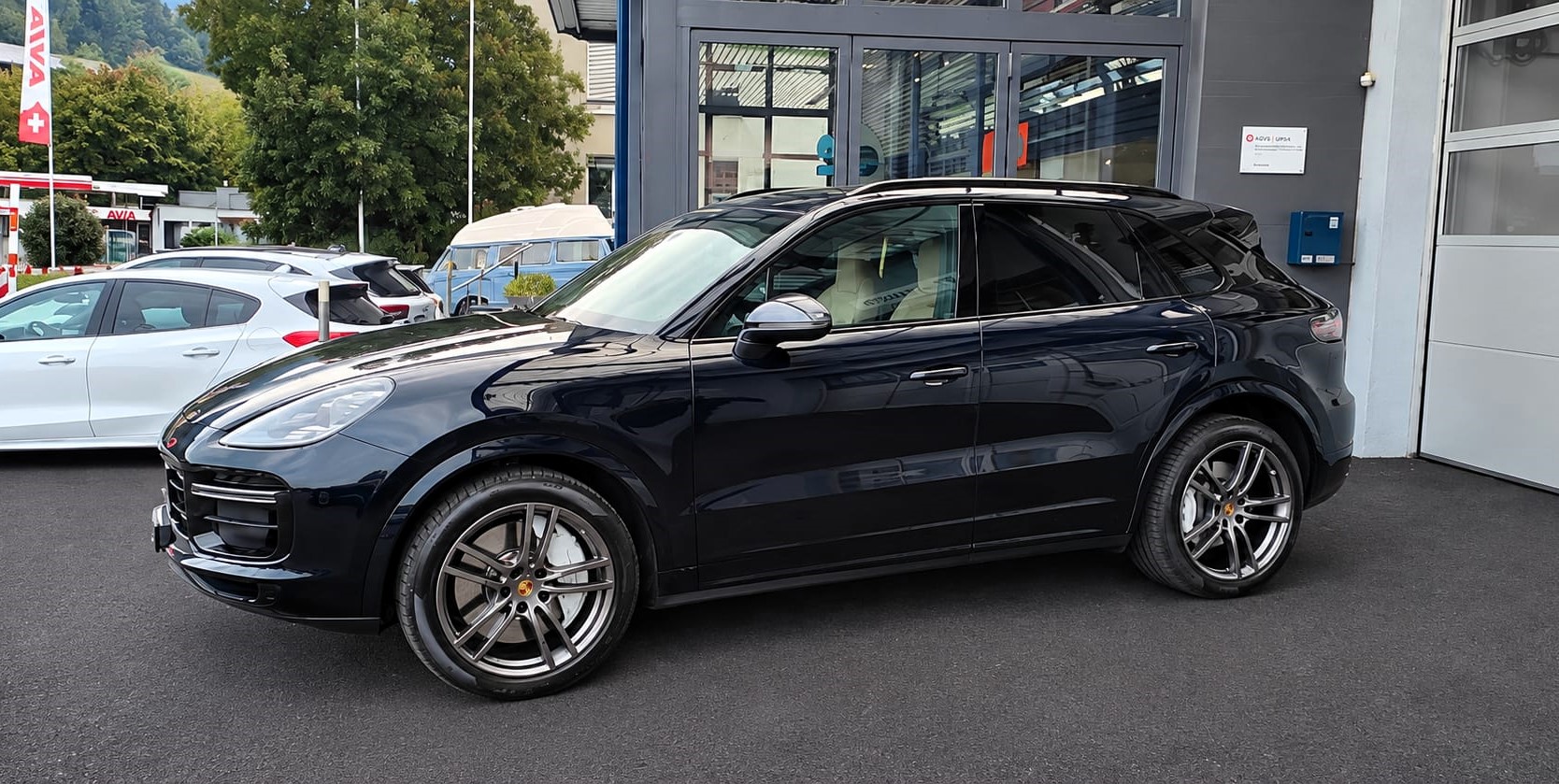 PORSCHE Cayenne Turbo-image-7