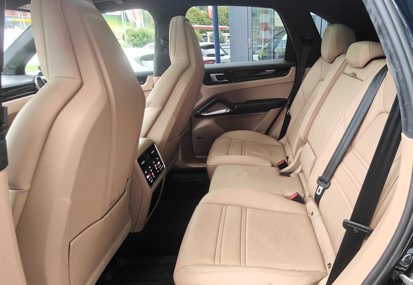 PORSCHE Cayenne Turbo-image-13