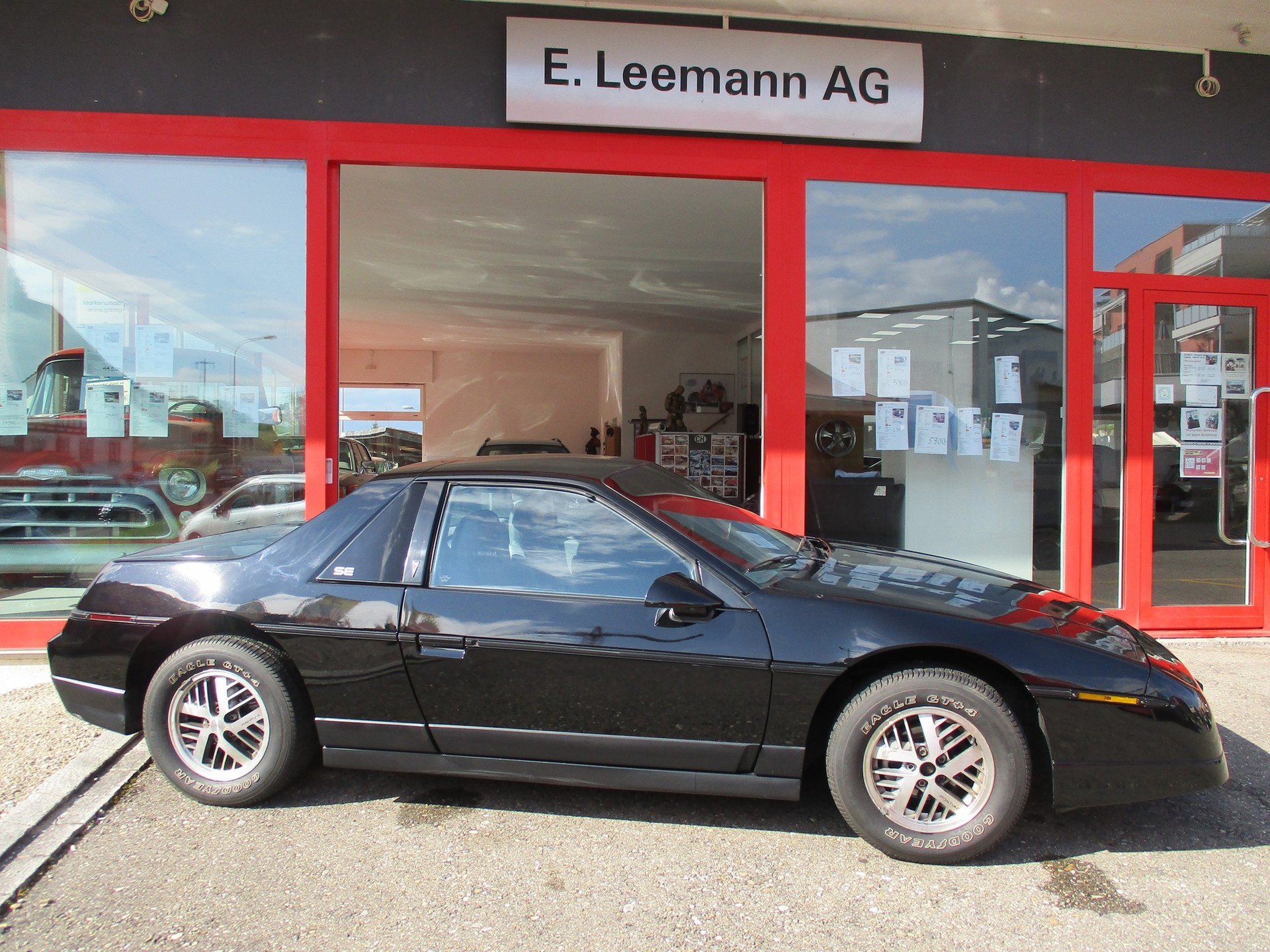 PONTIAC FIERO-image-3