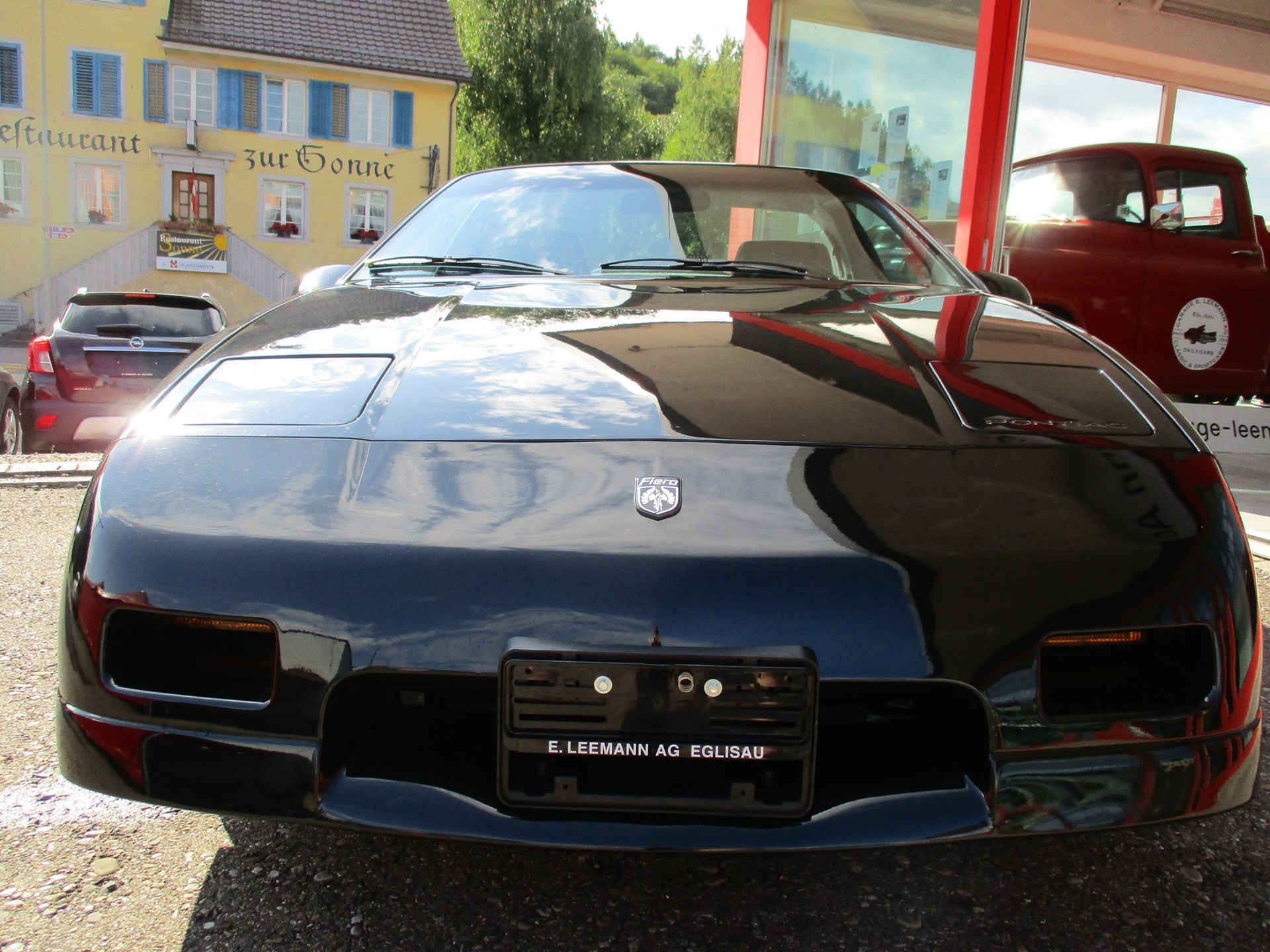PONTIAC FIERO-image-2
