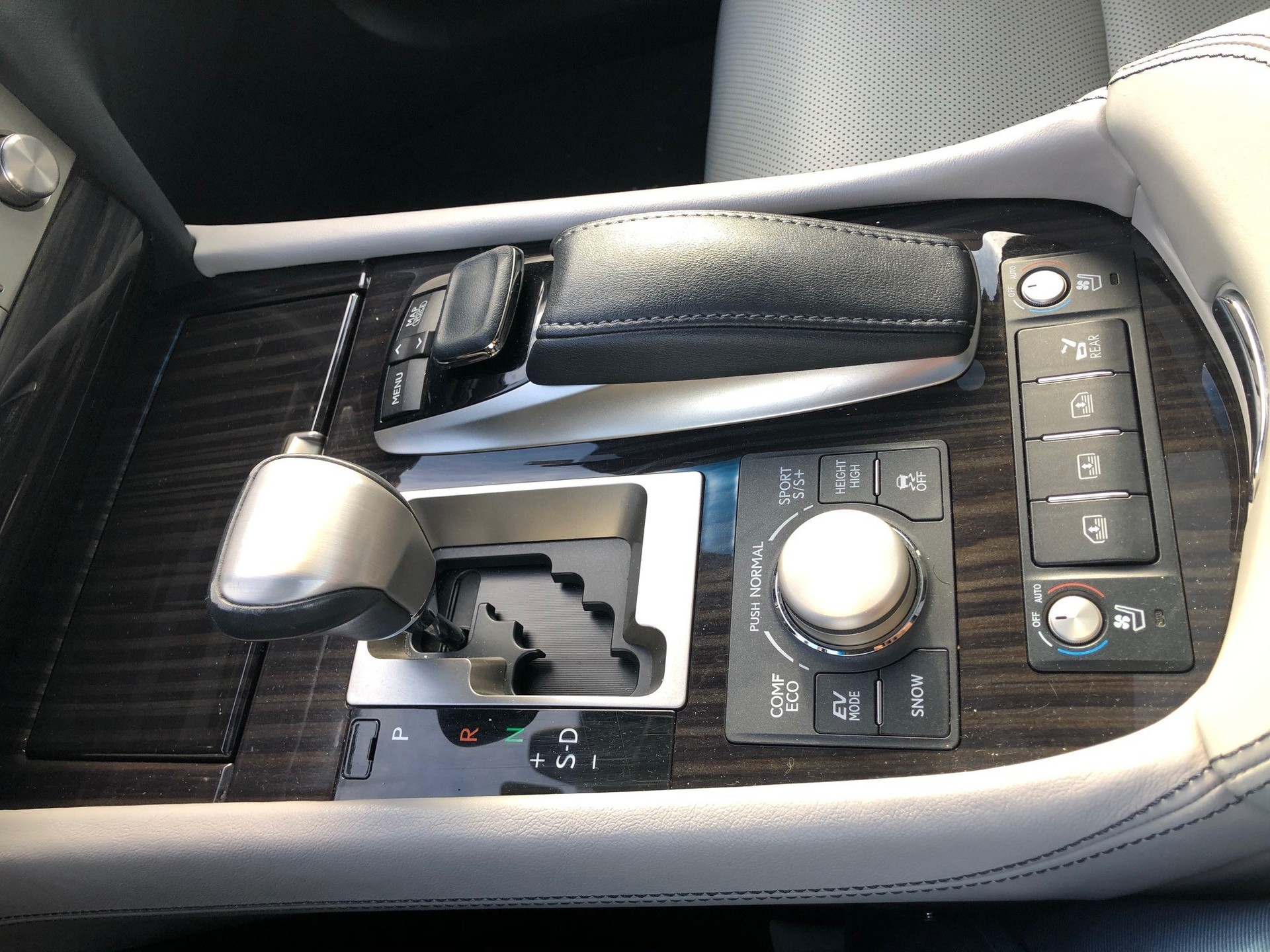 LEXUS LS 600h L 5.0 V8 excellence AWD Automatic-image-7