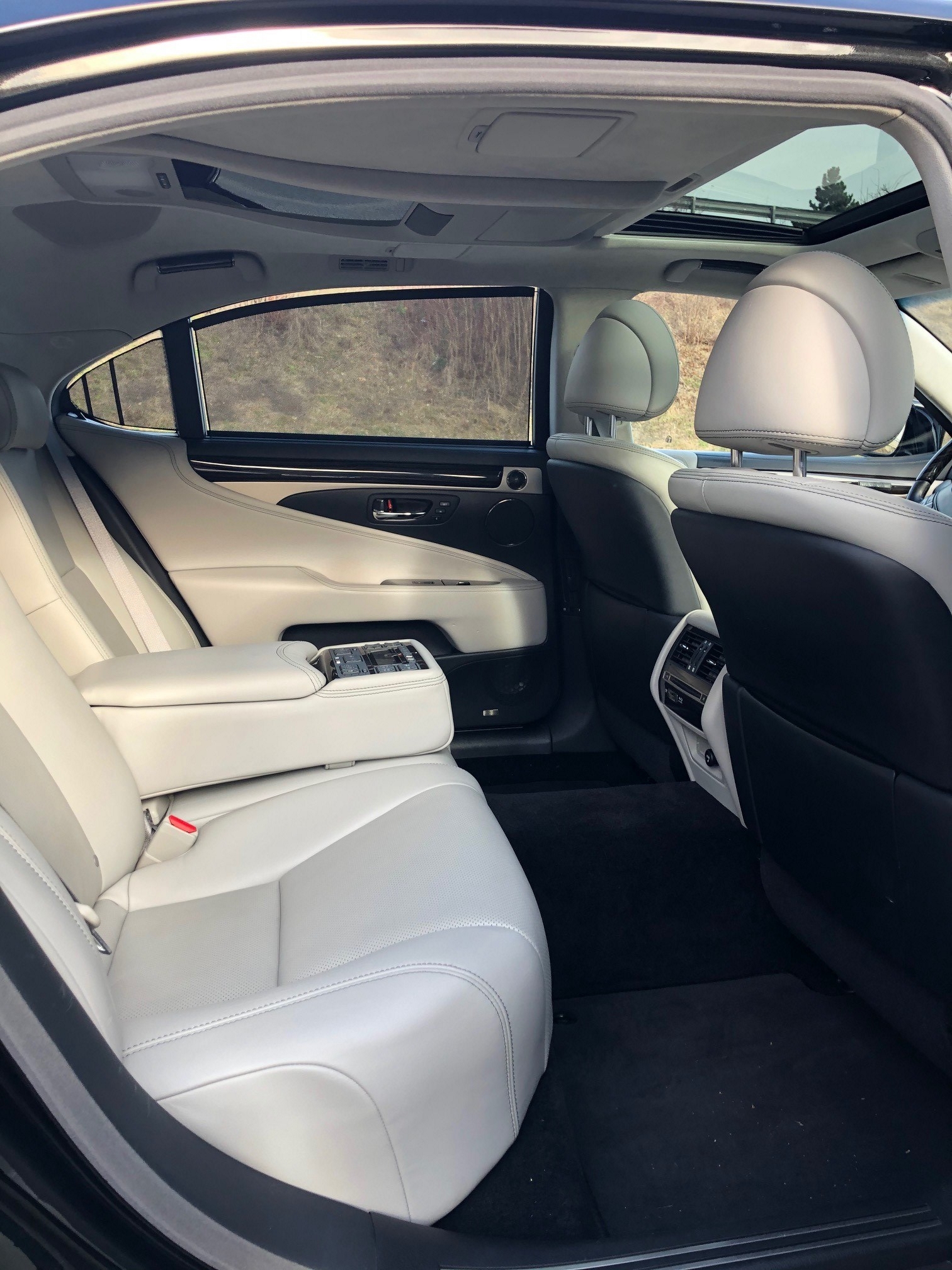 LEXUS LS 600h L 5.0 V8 excellence AWD Automatic-image-8