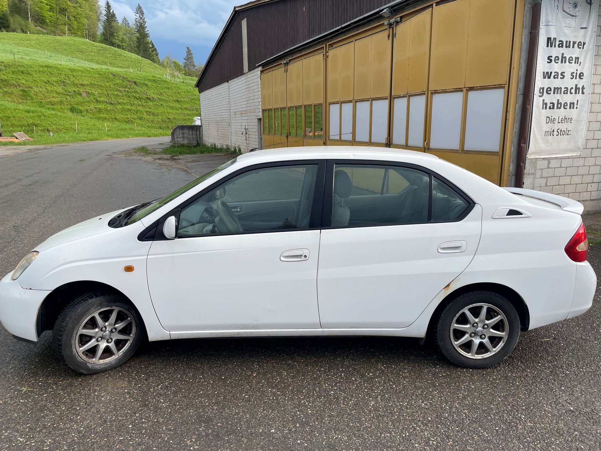 TOYOTA Prius 1.5 16V Hybrid-image-2