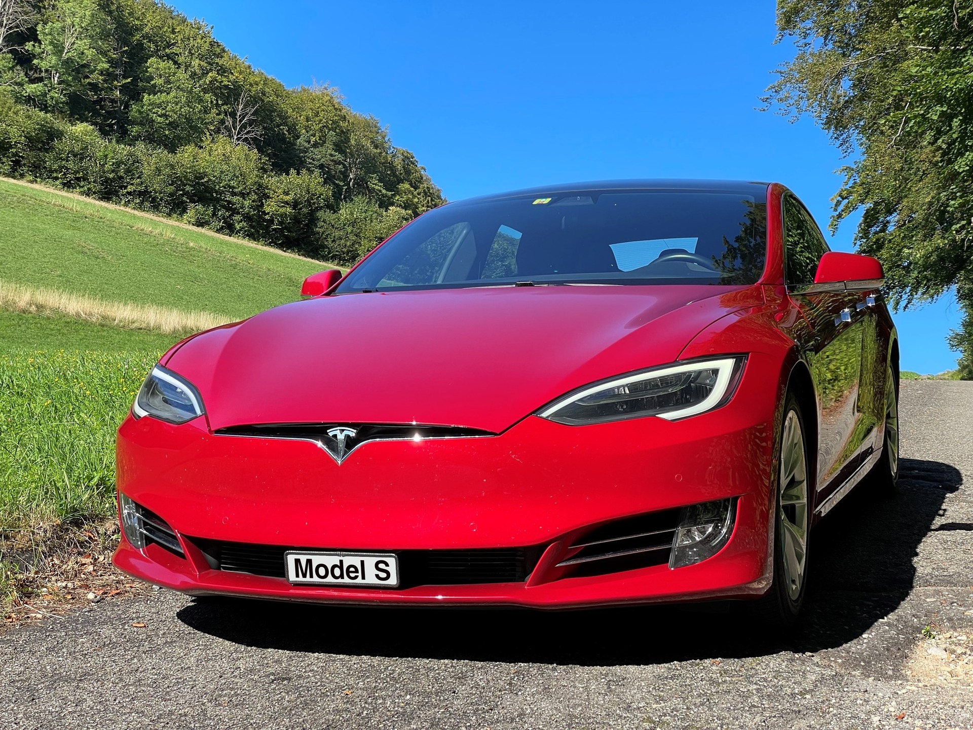 TESLA Model S 90 D-image-2