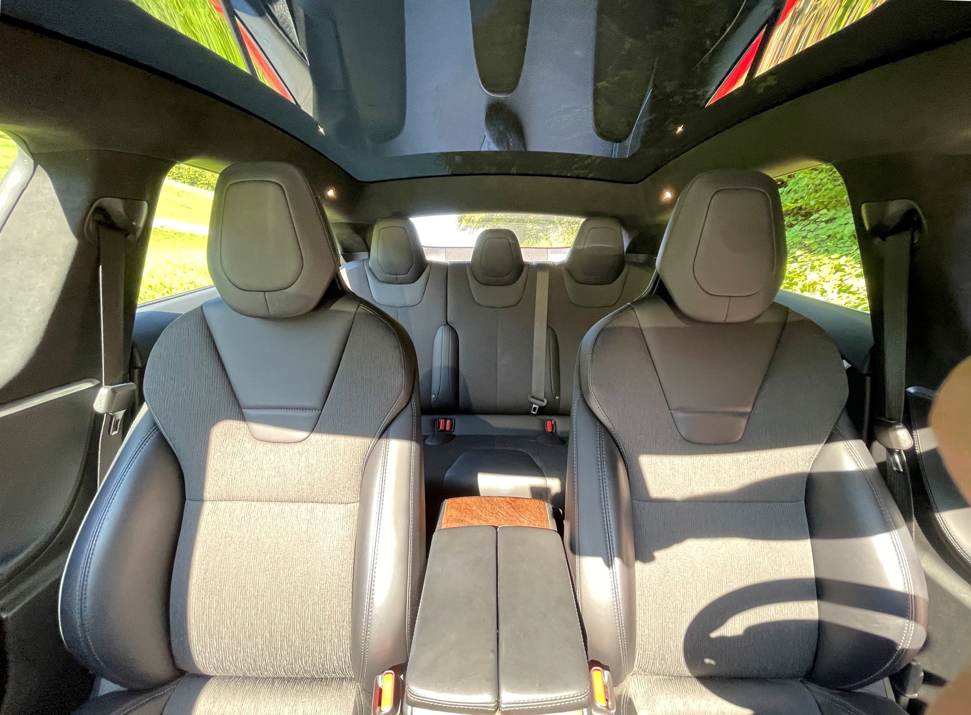 TESLA Model S 90 D-image-6