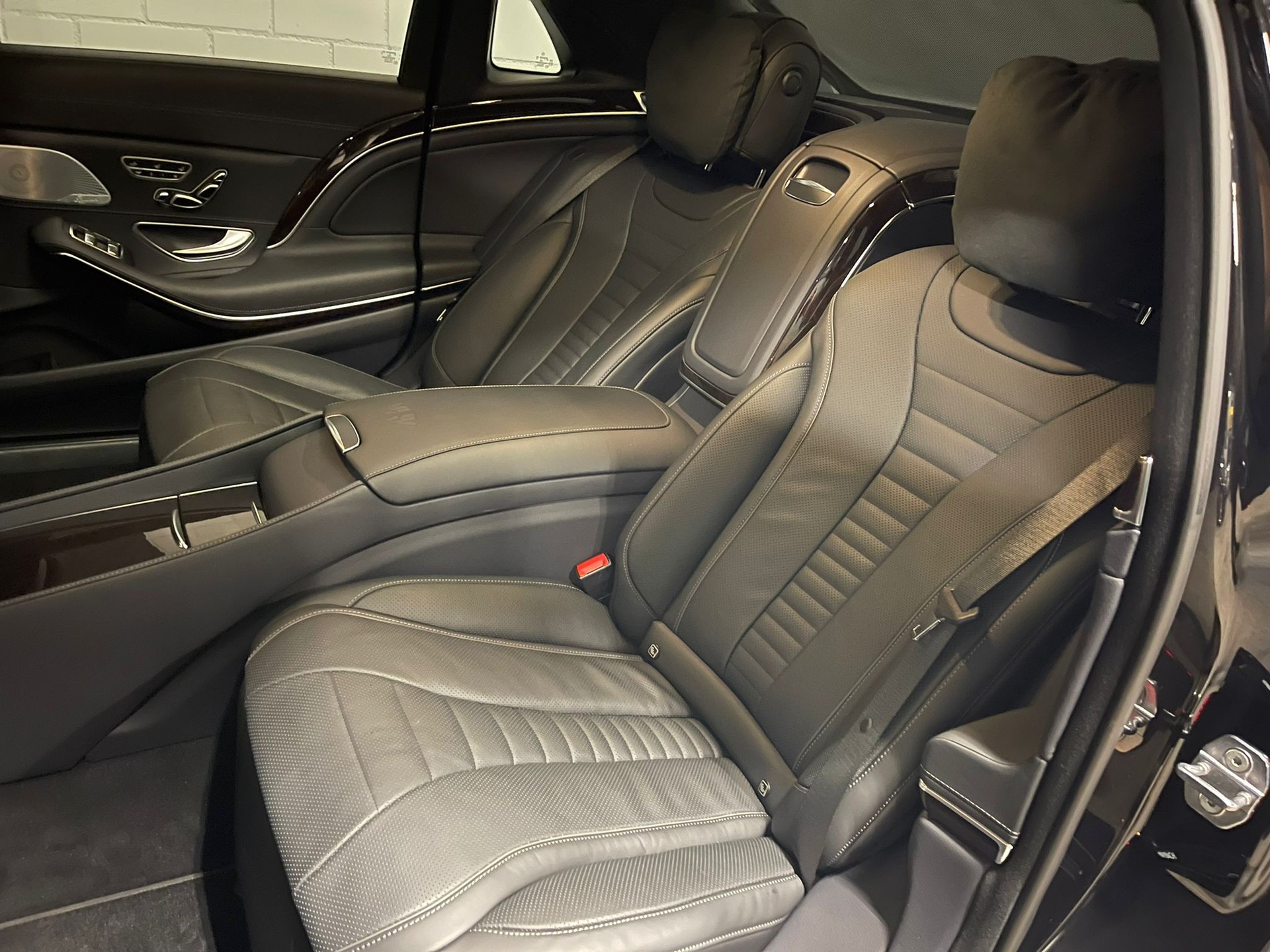 MERCEDES-BENZ S 560 Maybach 4Matic 9G-Tronic-image-6