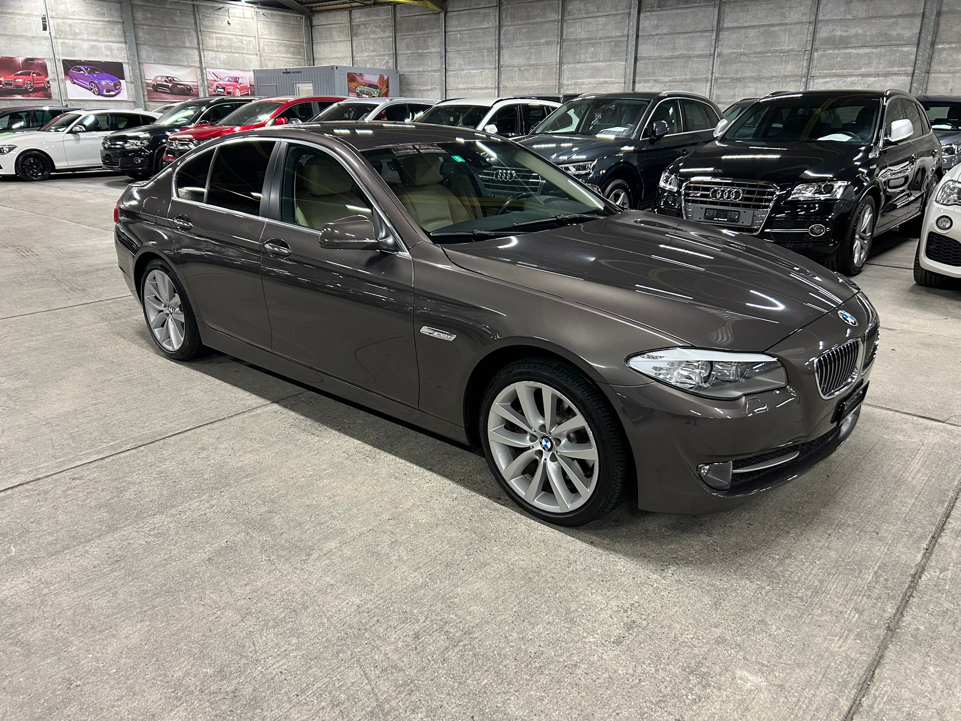 BMW 528i xDrive Steptronic-image-1