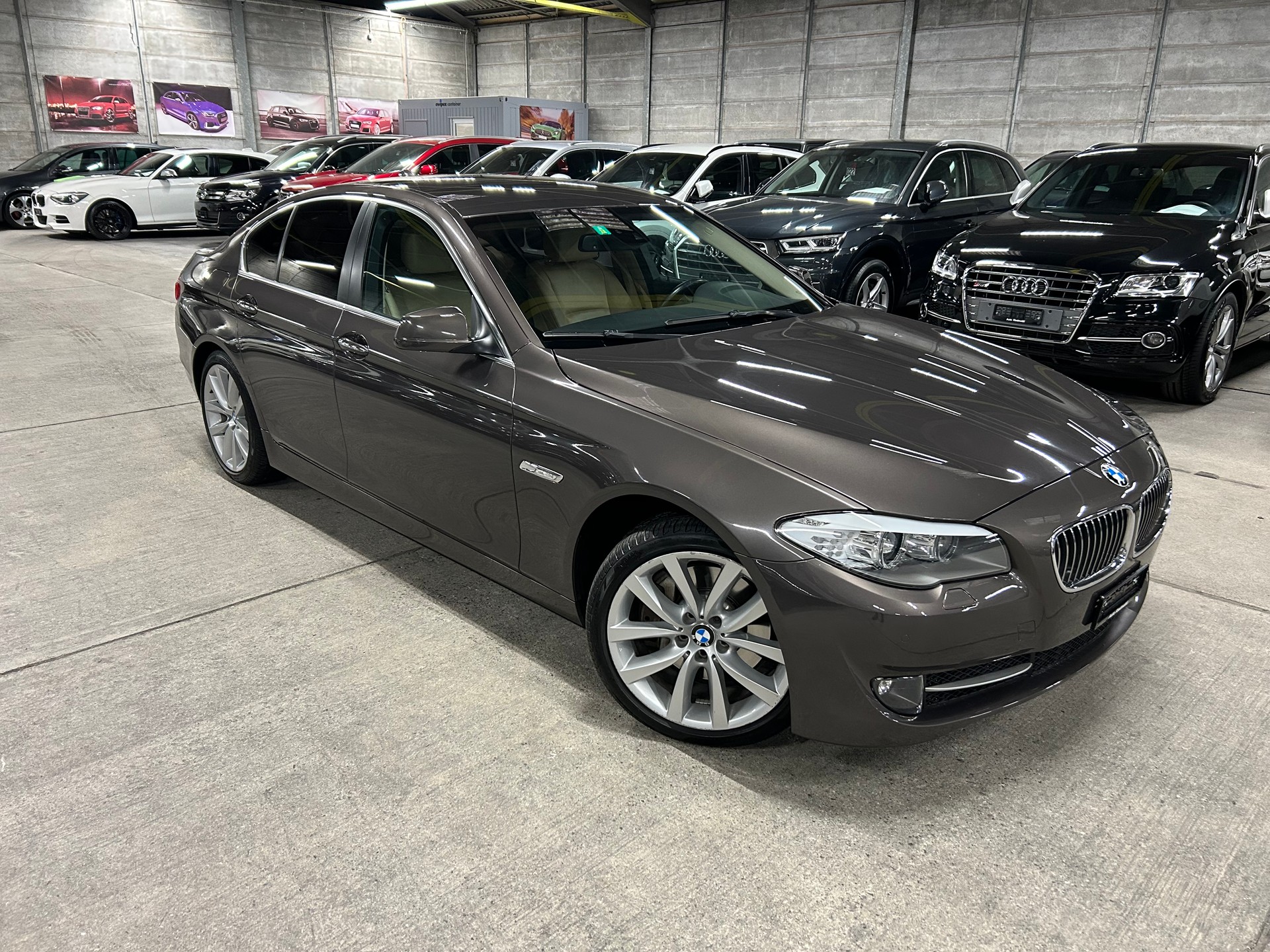 BMW 528i xDrive Steptronic-image-0