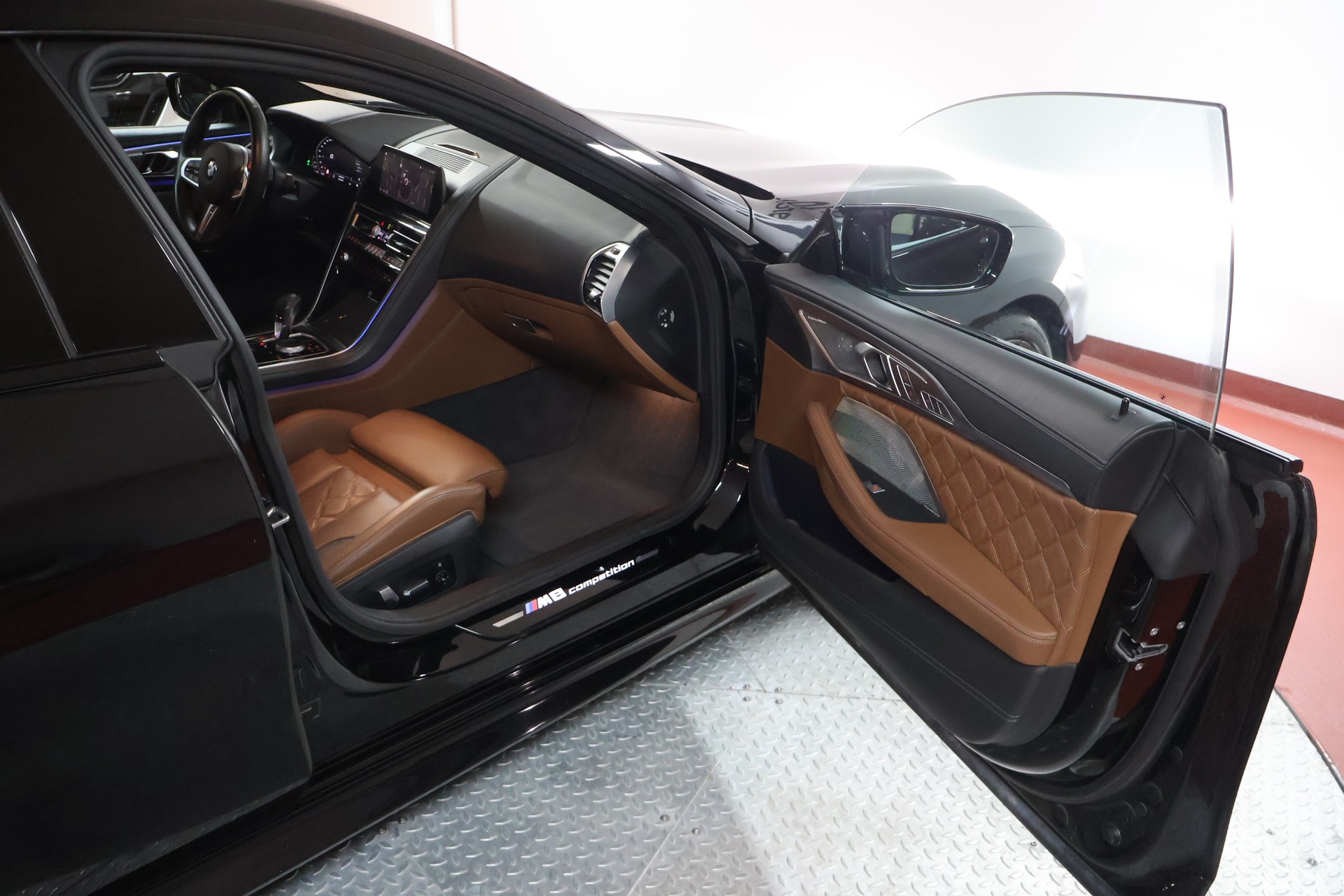 BMW M8 xDrive M Competition Steptronic-image-14