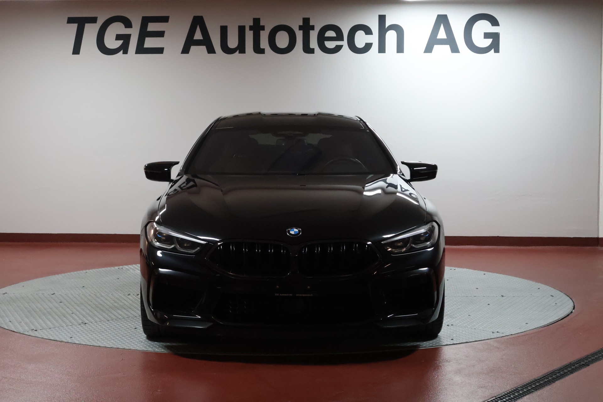 BMW M8 xDrive M Competition Steptronic-image-2