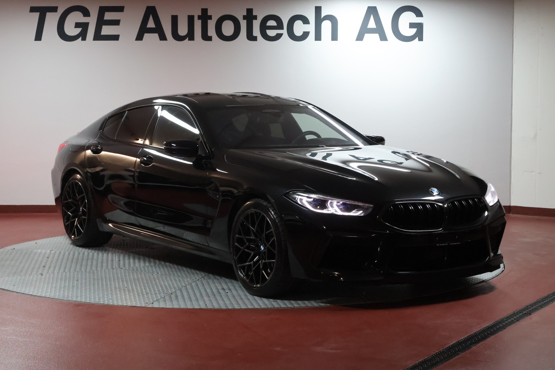 BMW M8 xDrive M Competition Steptronic-image-1