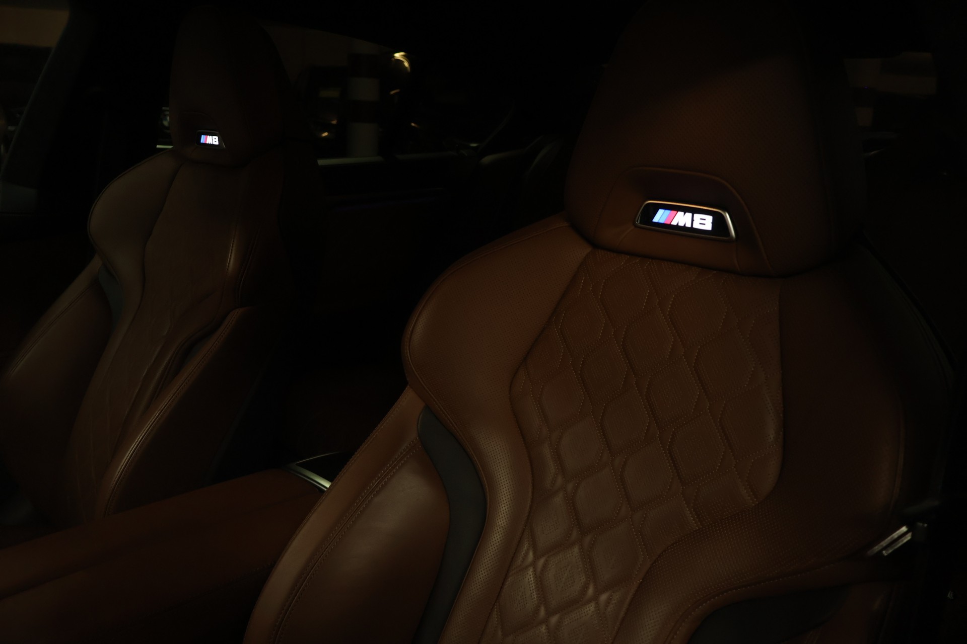 BMW M8 xDrive M Competition Steptronic-image-7