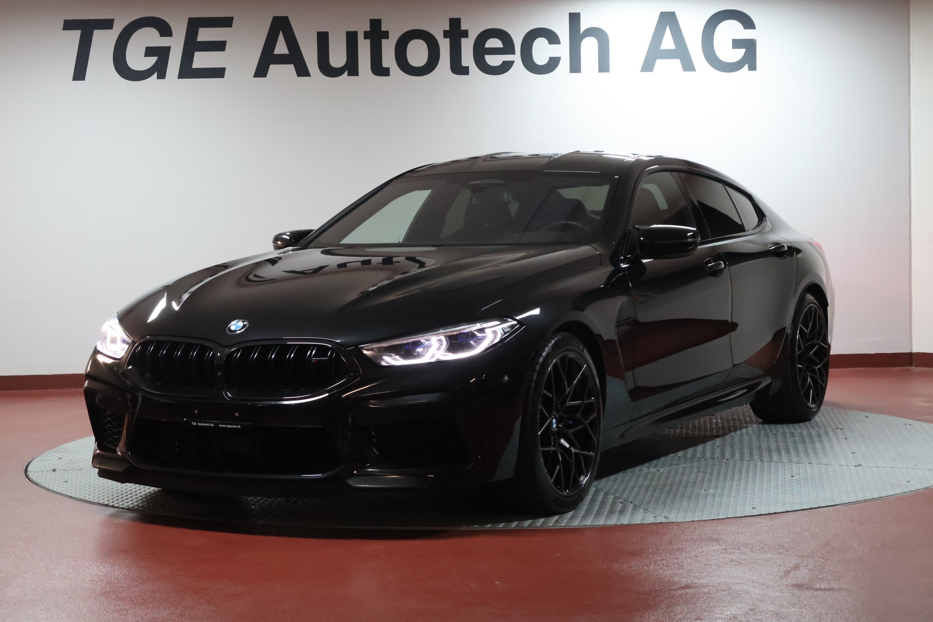 BMW M8 xDrive M Competition Steptronic-image-0