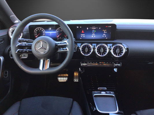 MERCEDES-BENZ CLA SB 200 7G-DCT-image-7