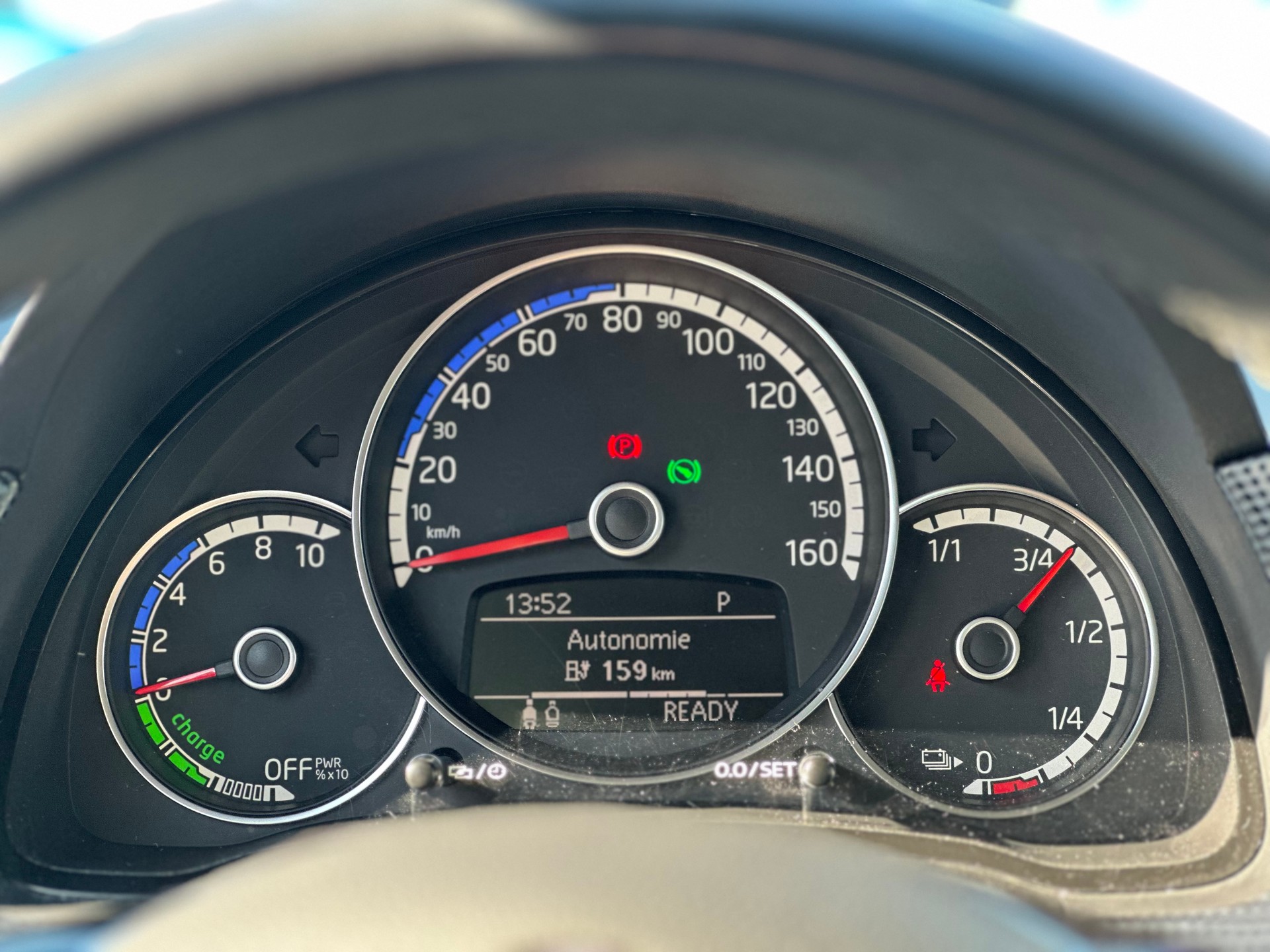 VW Up e-image-10