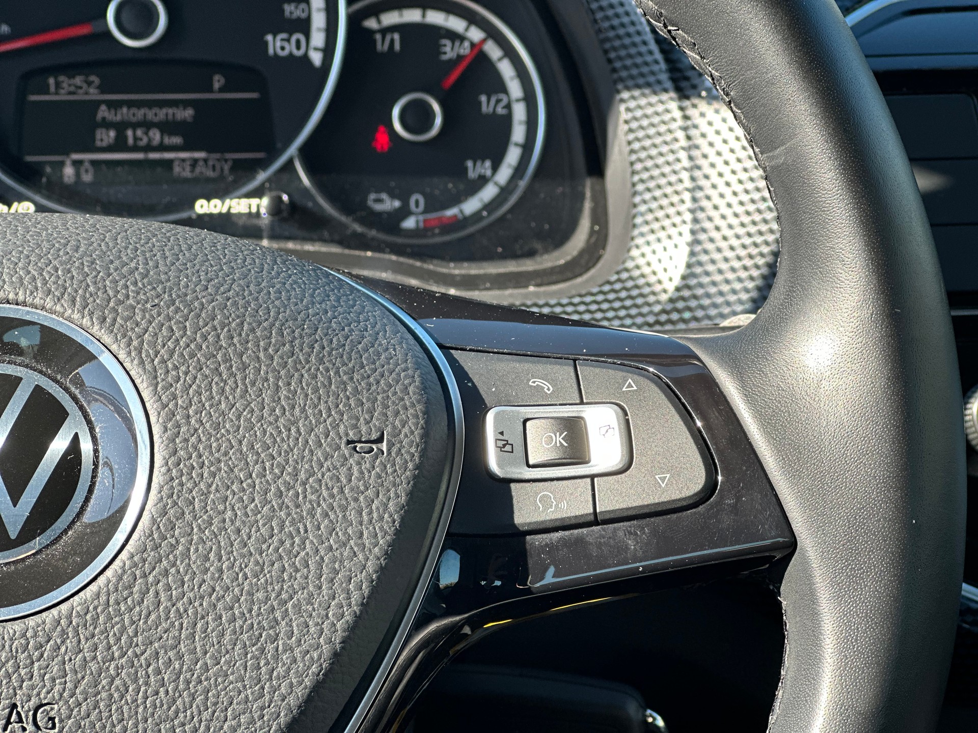 VW Up e-image-9