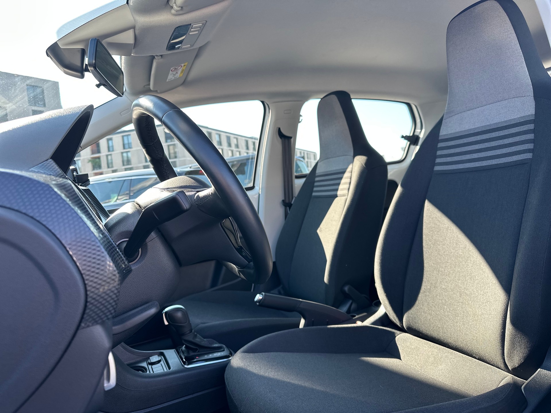 VW Up e-image-2