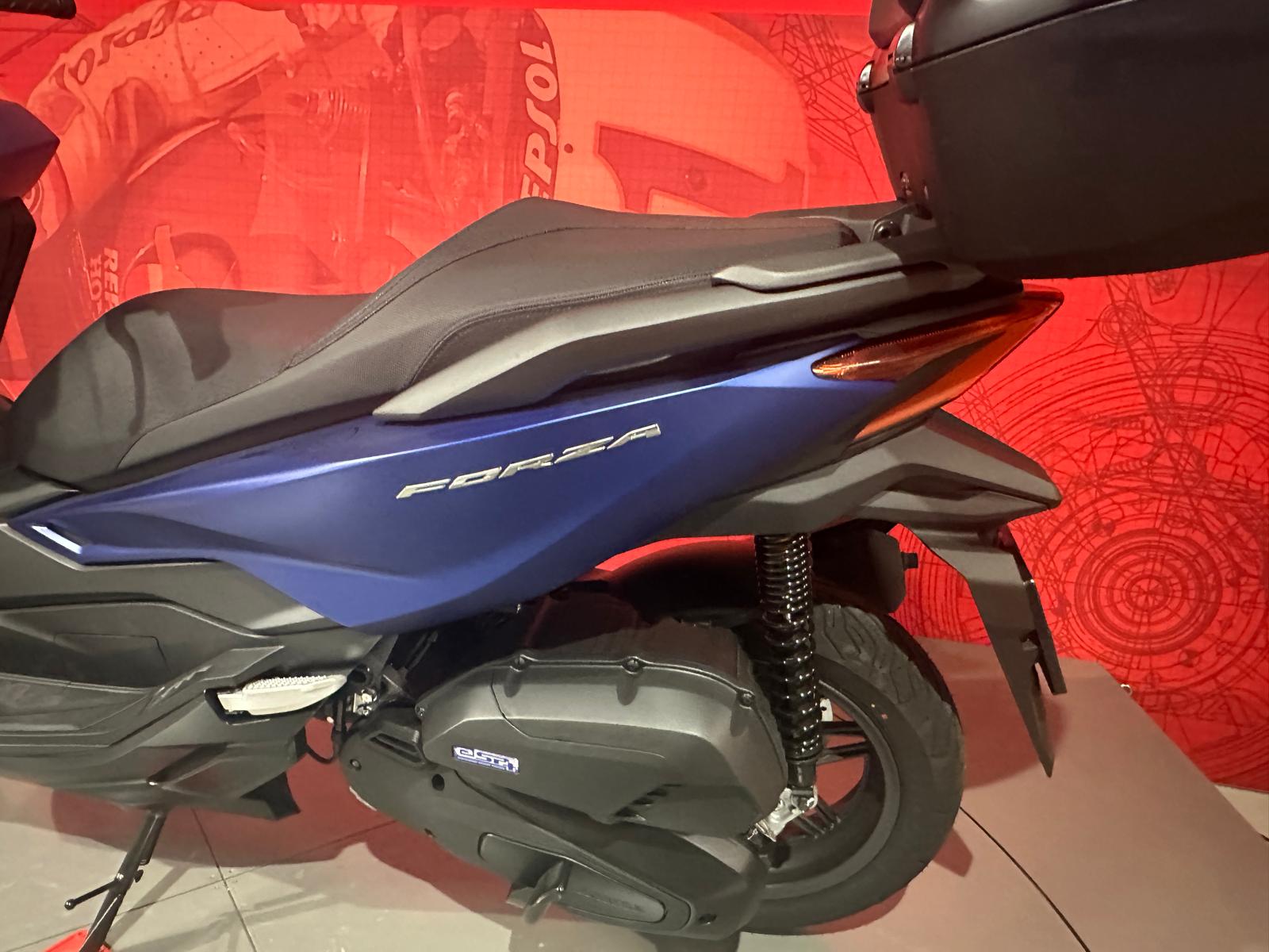 HONDA Nss 125 Forza Smart TopBox *Neufahrzeug*-image-5