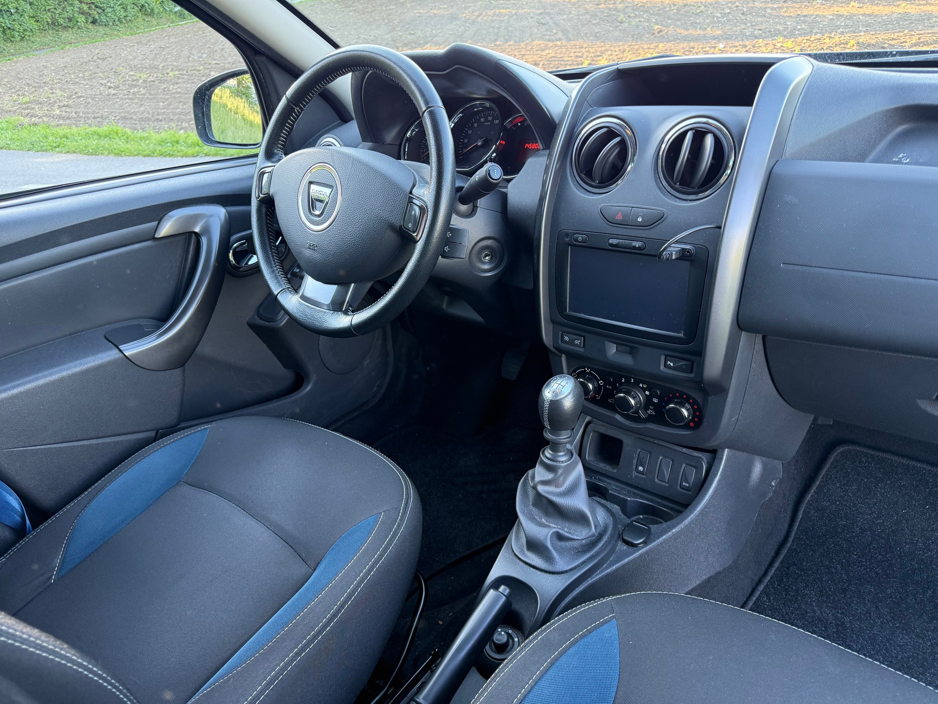 DACIA Duster 1.2 T Lauréate 4x2-image-5