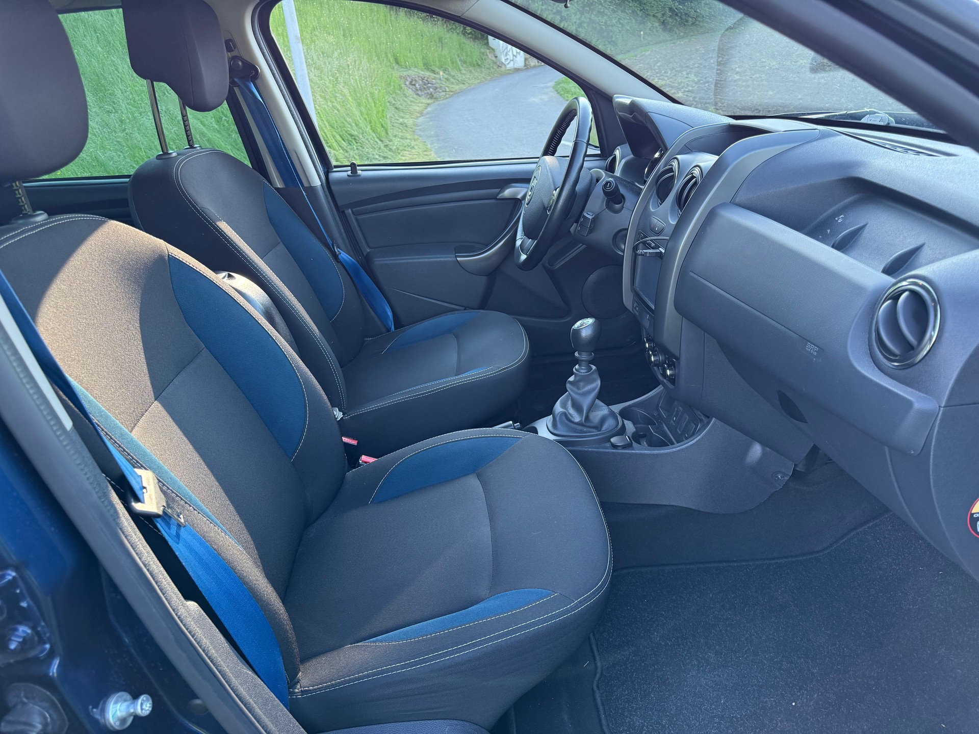 DACIA Duster 1.2 T Lauréate 4x2-image-6