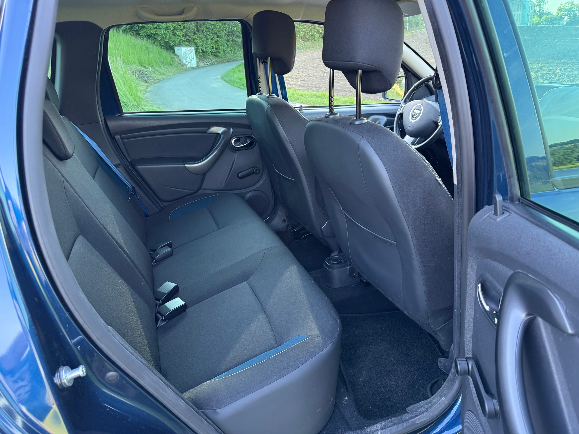 DACIA Duster 1.2 T Lauréate 4x2-image-7