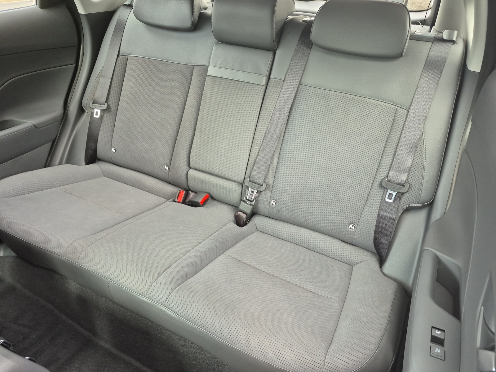 HYUNDAI Kona Electric Luxury Alcantara-image-6