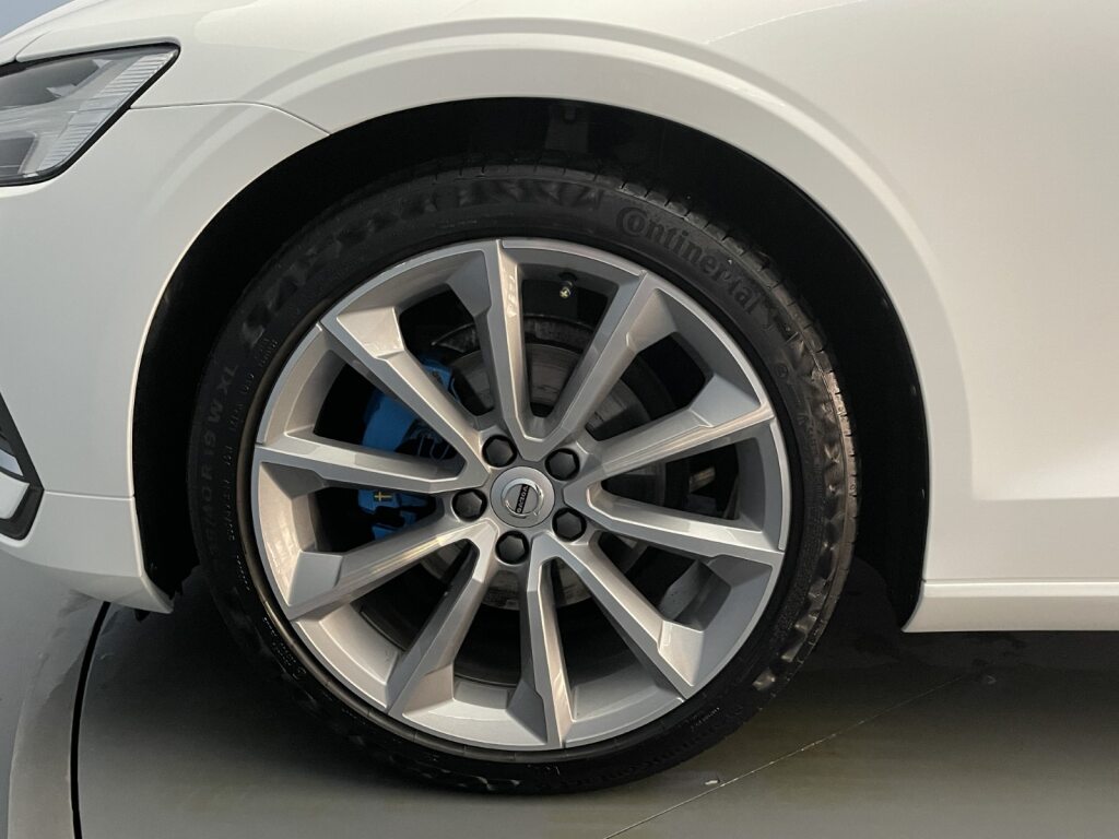 VOLVO V60 2.0 D4 Inscription AWD-image-11
