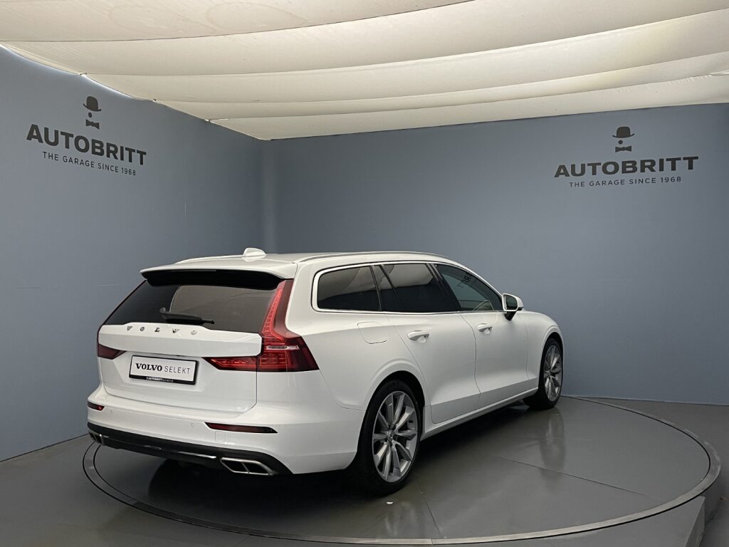 VOLVO V60 2.0 D4 Inscription AWD-image-2