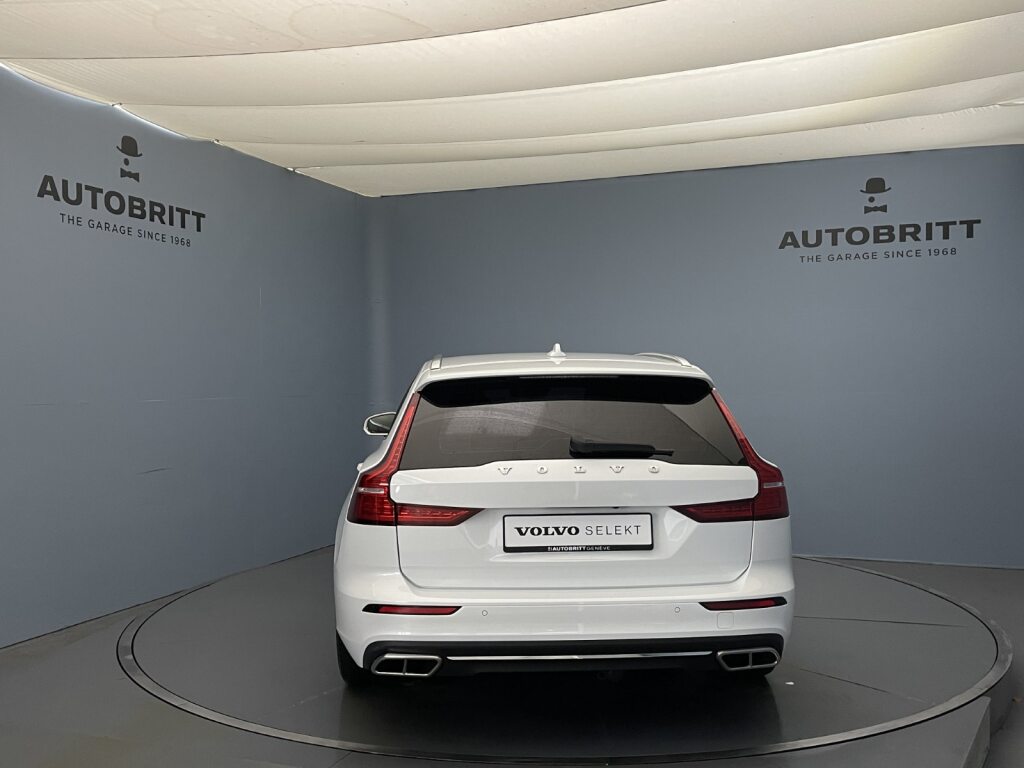 VOLVO V60 2.0 D4 Inscription AWD-image-1