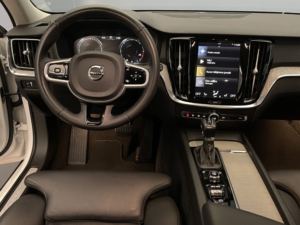 VOLVO V60 2.0 D4 Inscription AWD-image-7