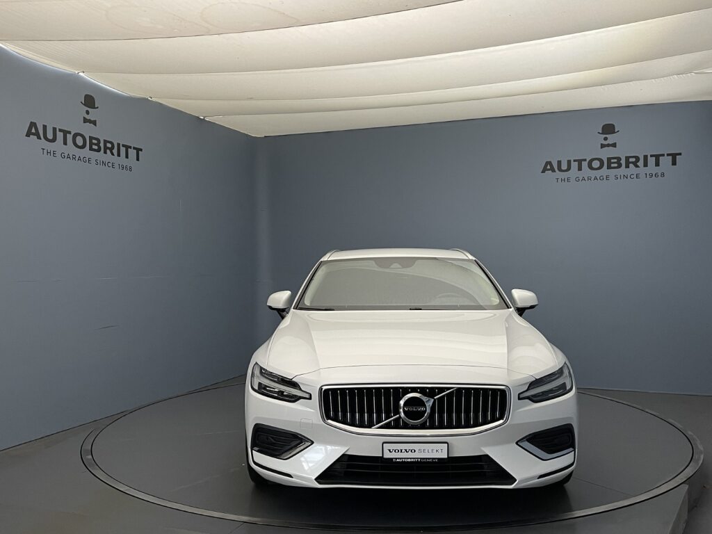 VOLVO V60 2.0 D4 Inscription AWD-image-4