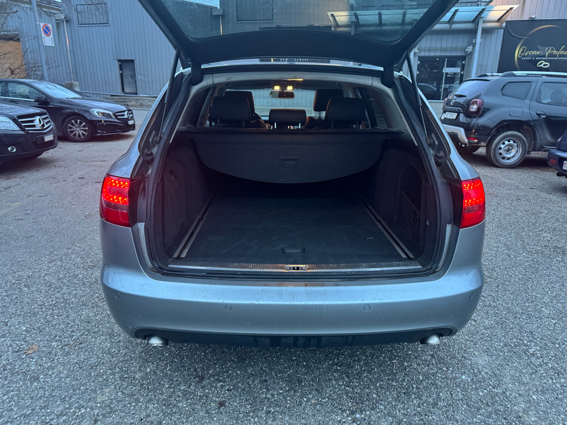 AUDI A6 Avant 2.7 V6 TDI quattro tiptronic * Voll-Leder * Xenon * Tempomat * Klima-auto * PDC H *-image-11