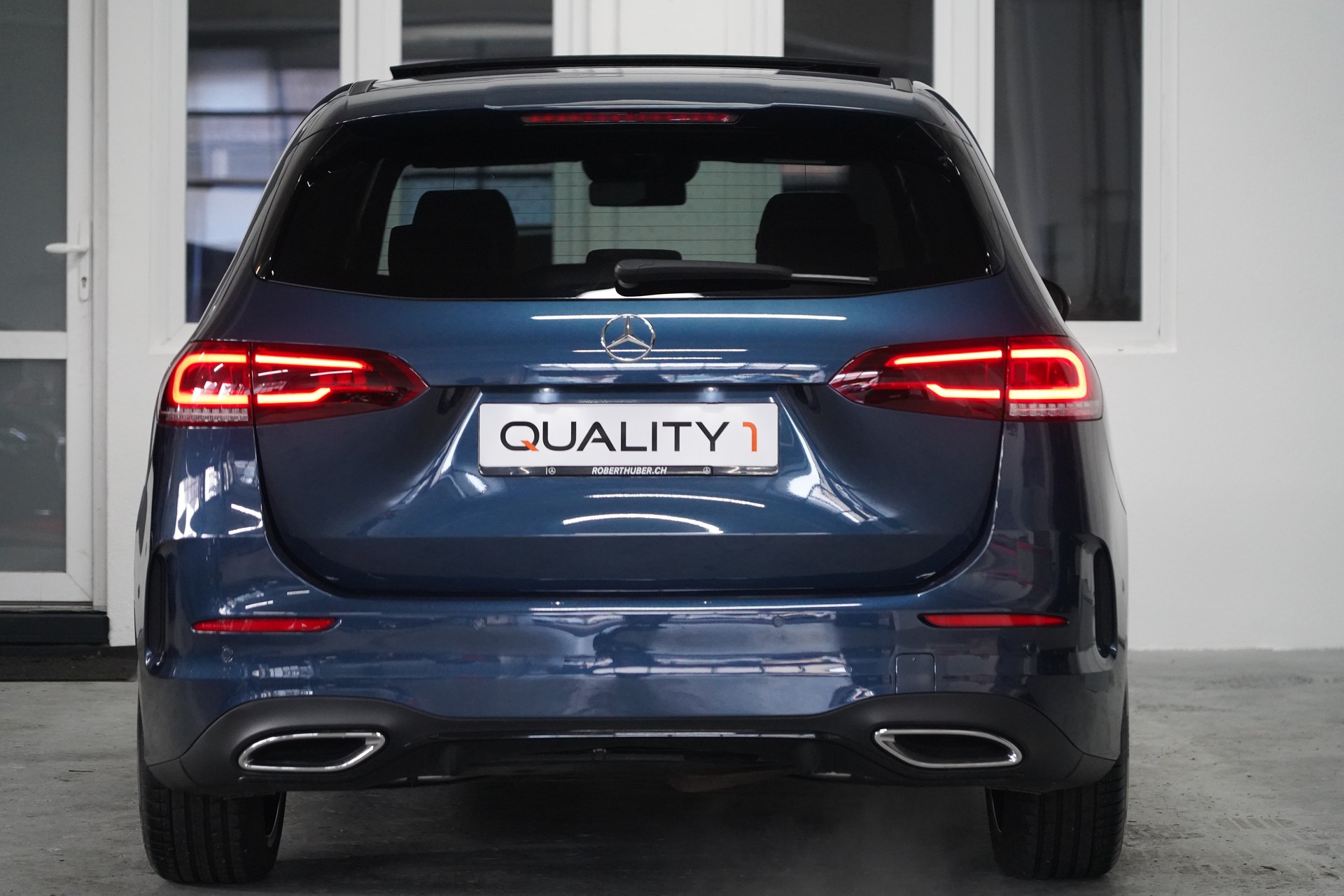 MERCEDES-BENZ B 200 d AMG Line 8G-DCT-image-6
