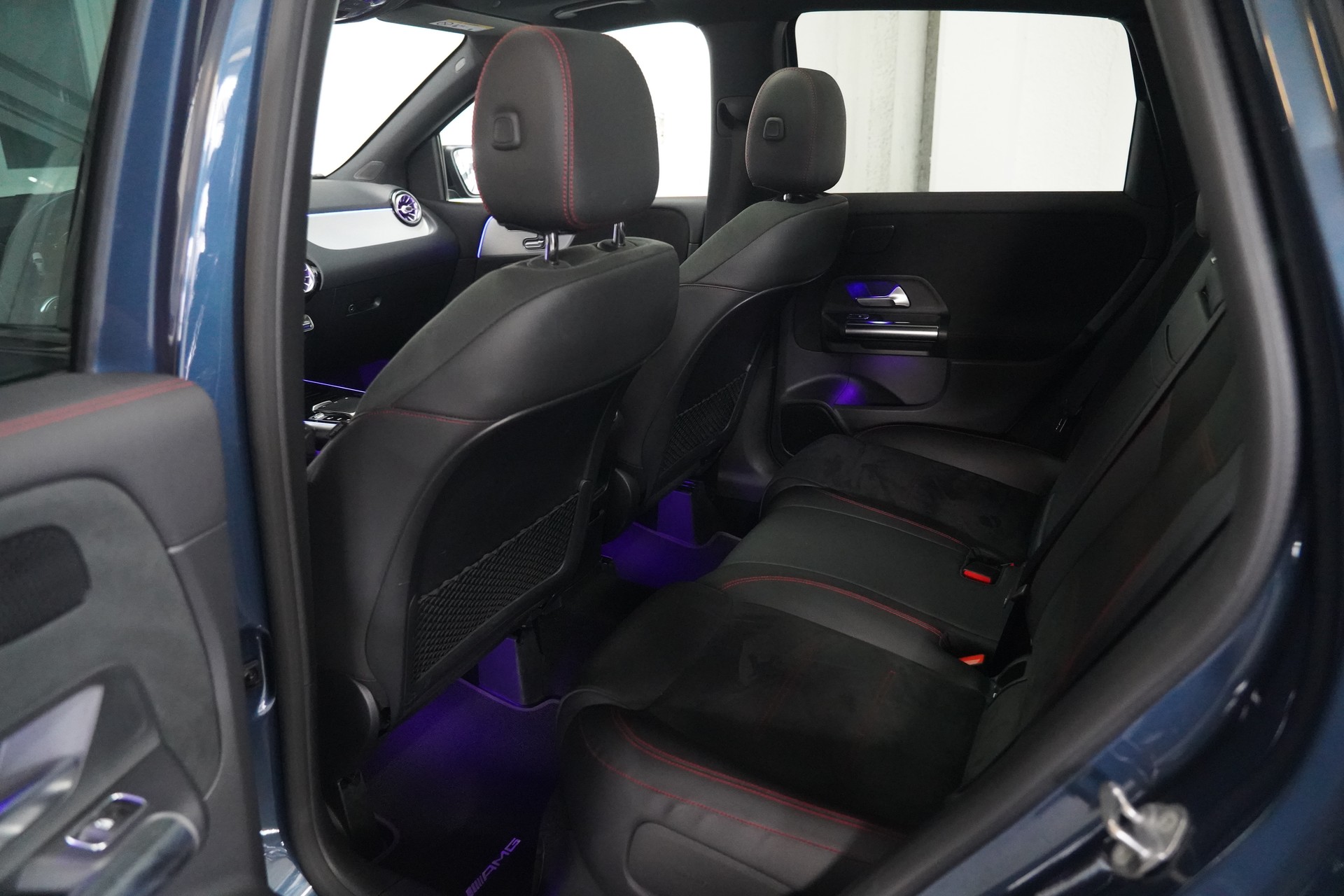 MERCEDES-BENZ B 200 d AMG Line 8G-DCT-image-10
