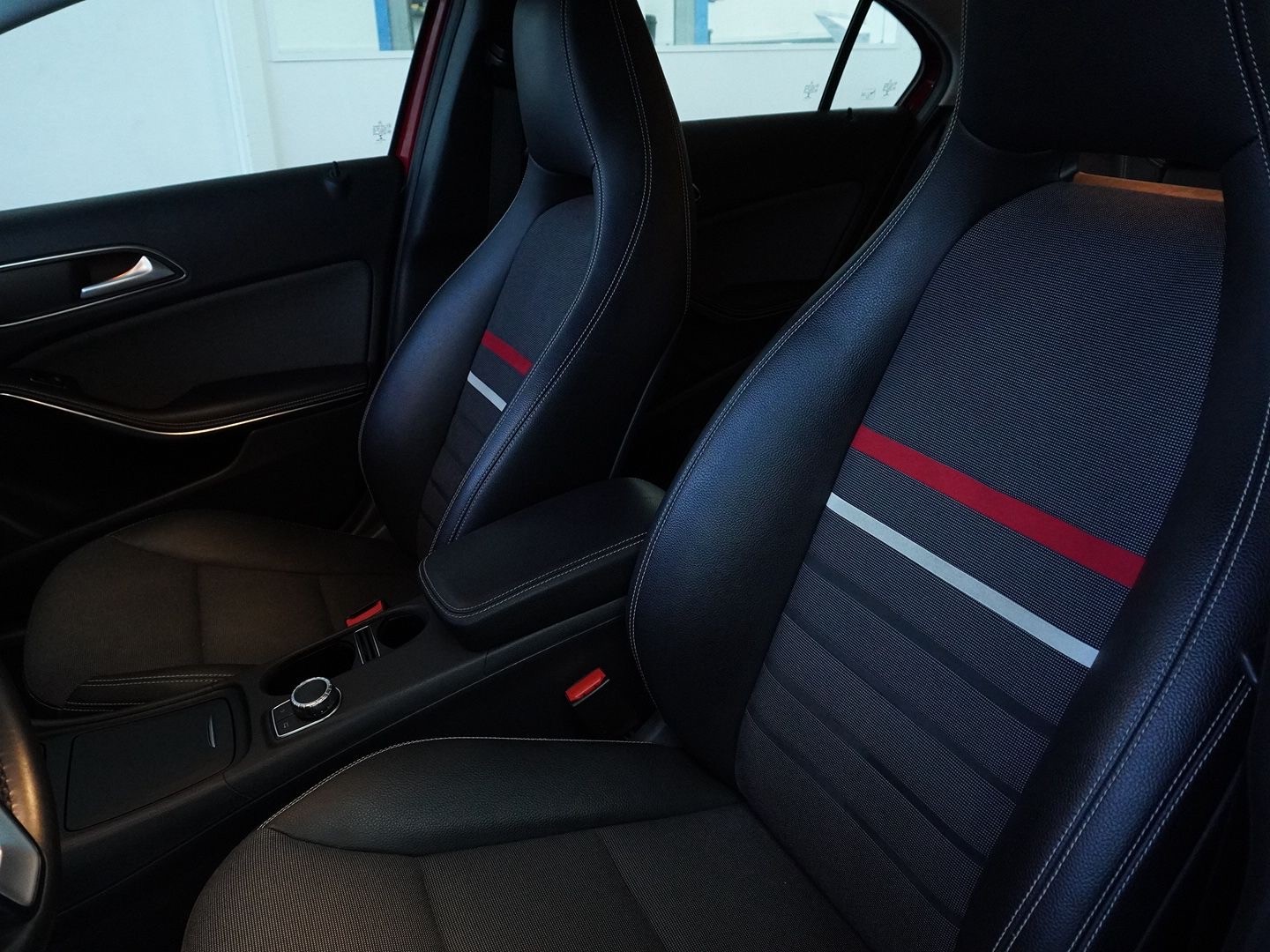 MERCEDES-BENZ A 180 Style 7G-DCT-image-3